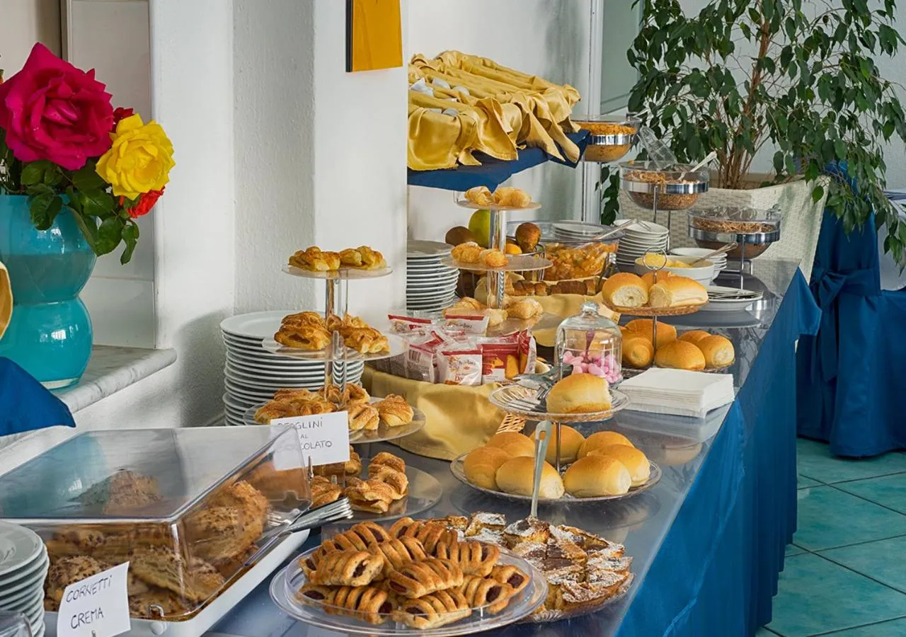 Food and drinks in Hotel Parco Cartaromana