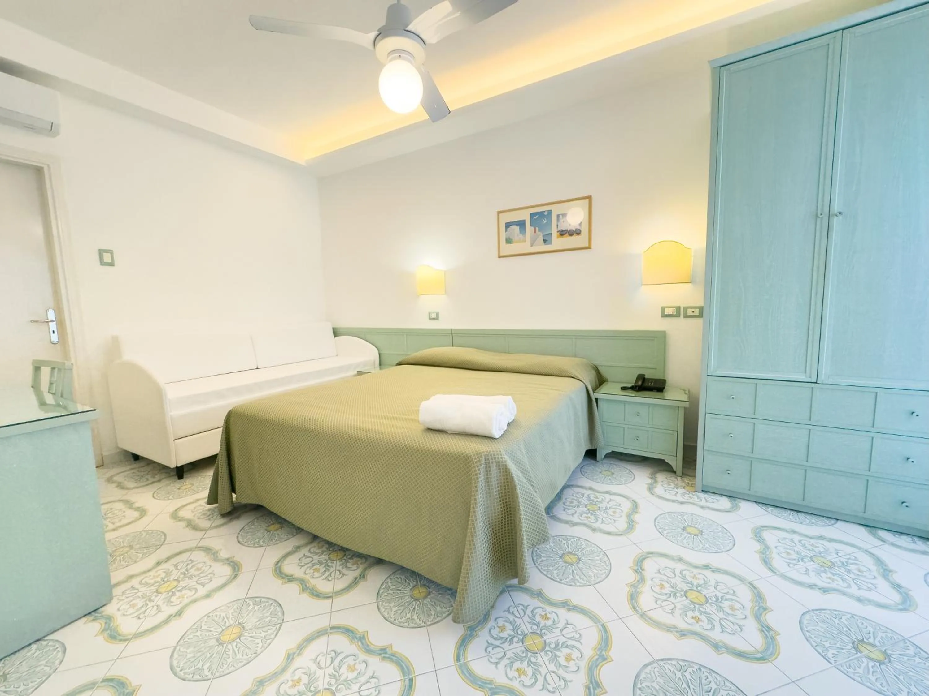 Bedroom, Bed in Hotel Parco Cartaromana