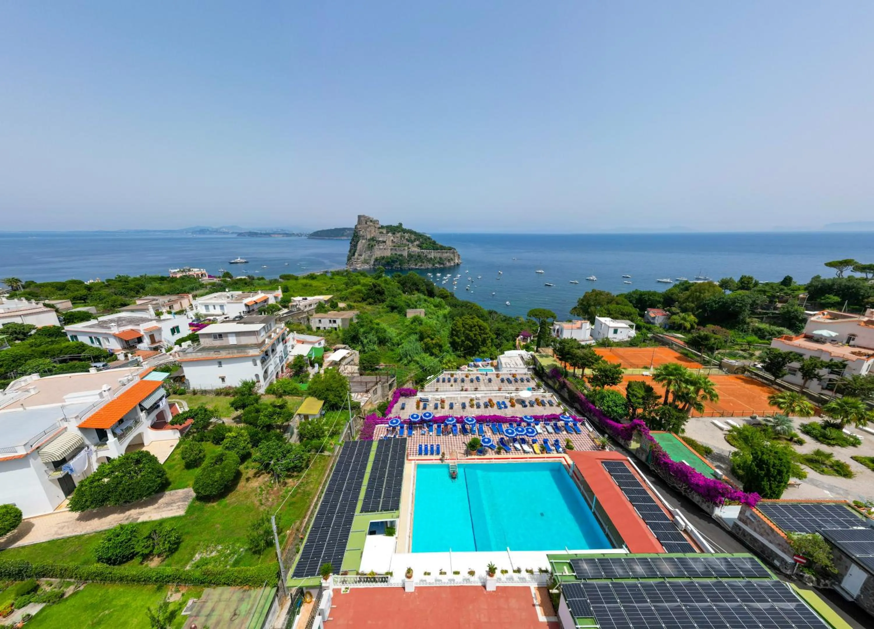 Pool view in Hotel Parco Cartaromana