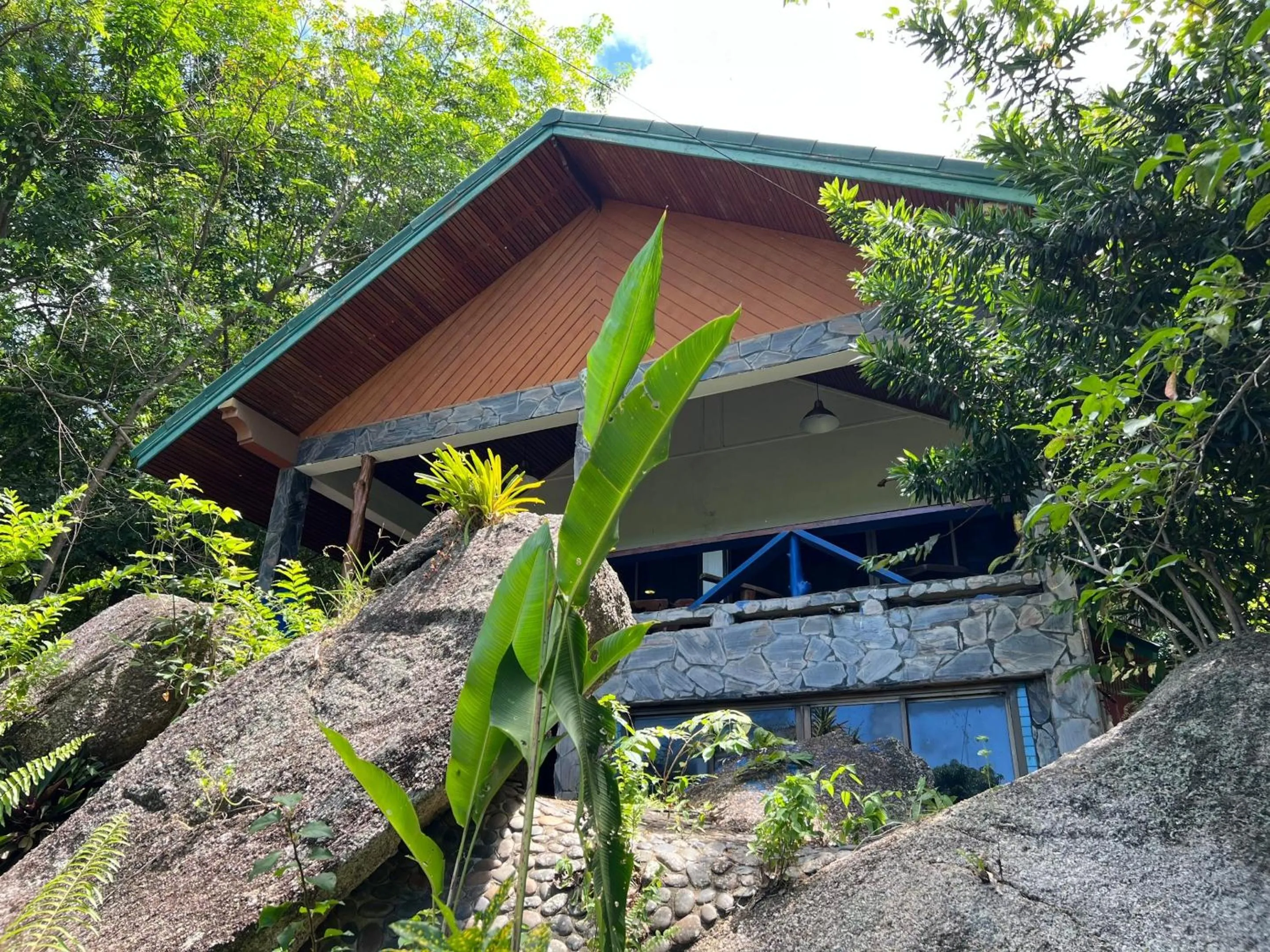 Property building in Kawarin Secret Hut Hotel and Resort