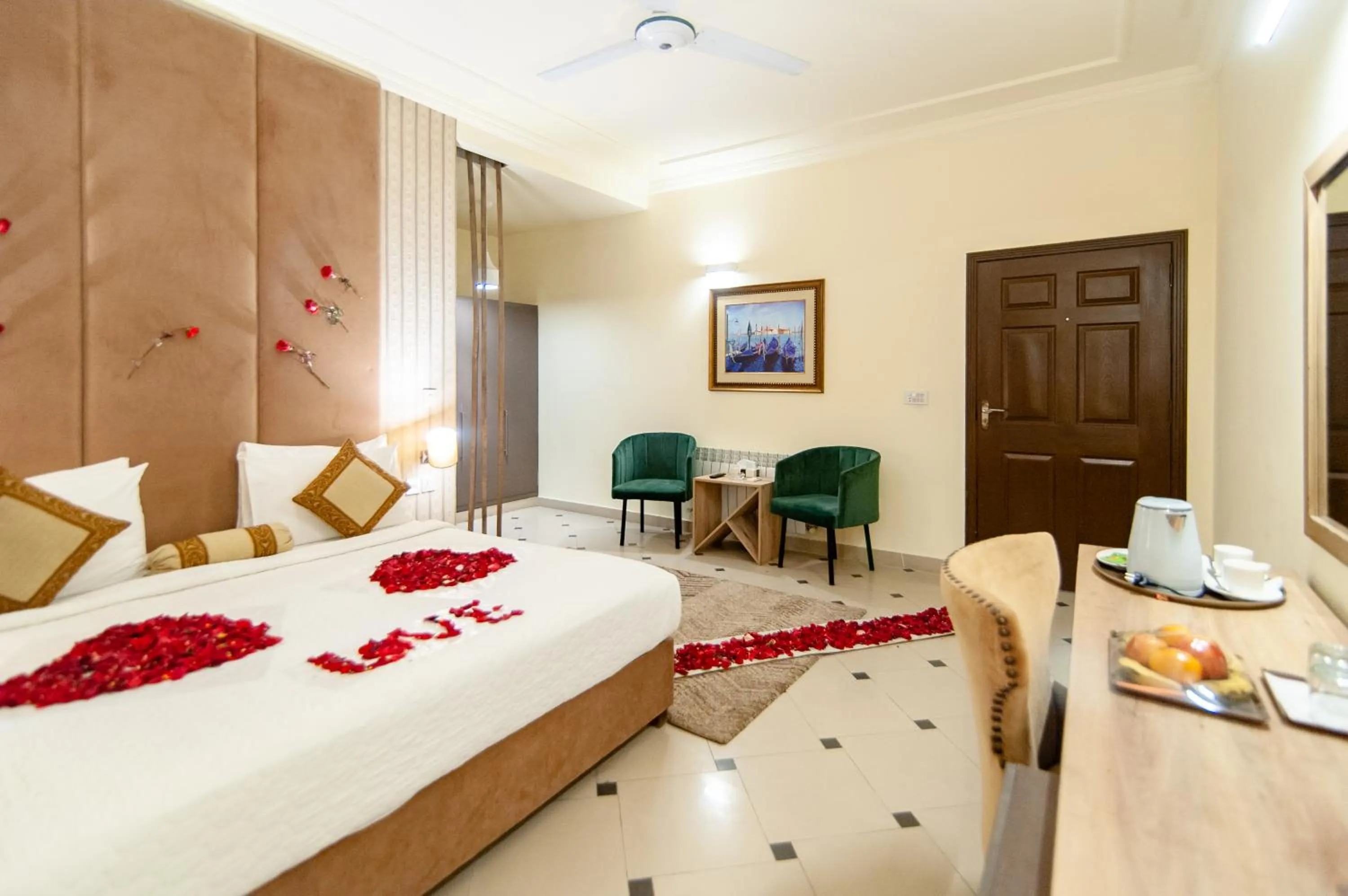 Bed in Shelton's Rezidor Islamabad