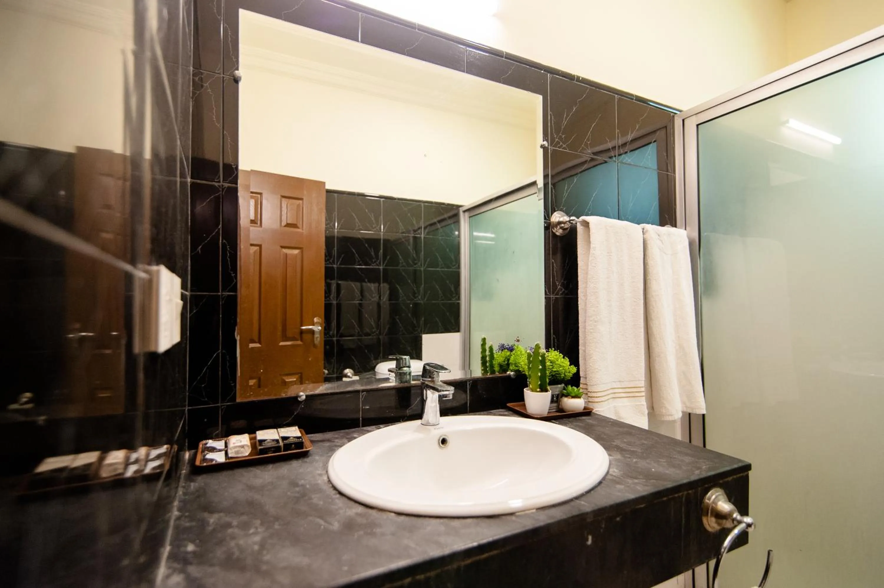 Shelton's Rezidor Islamabad