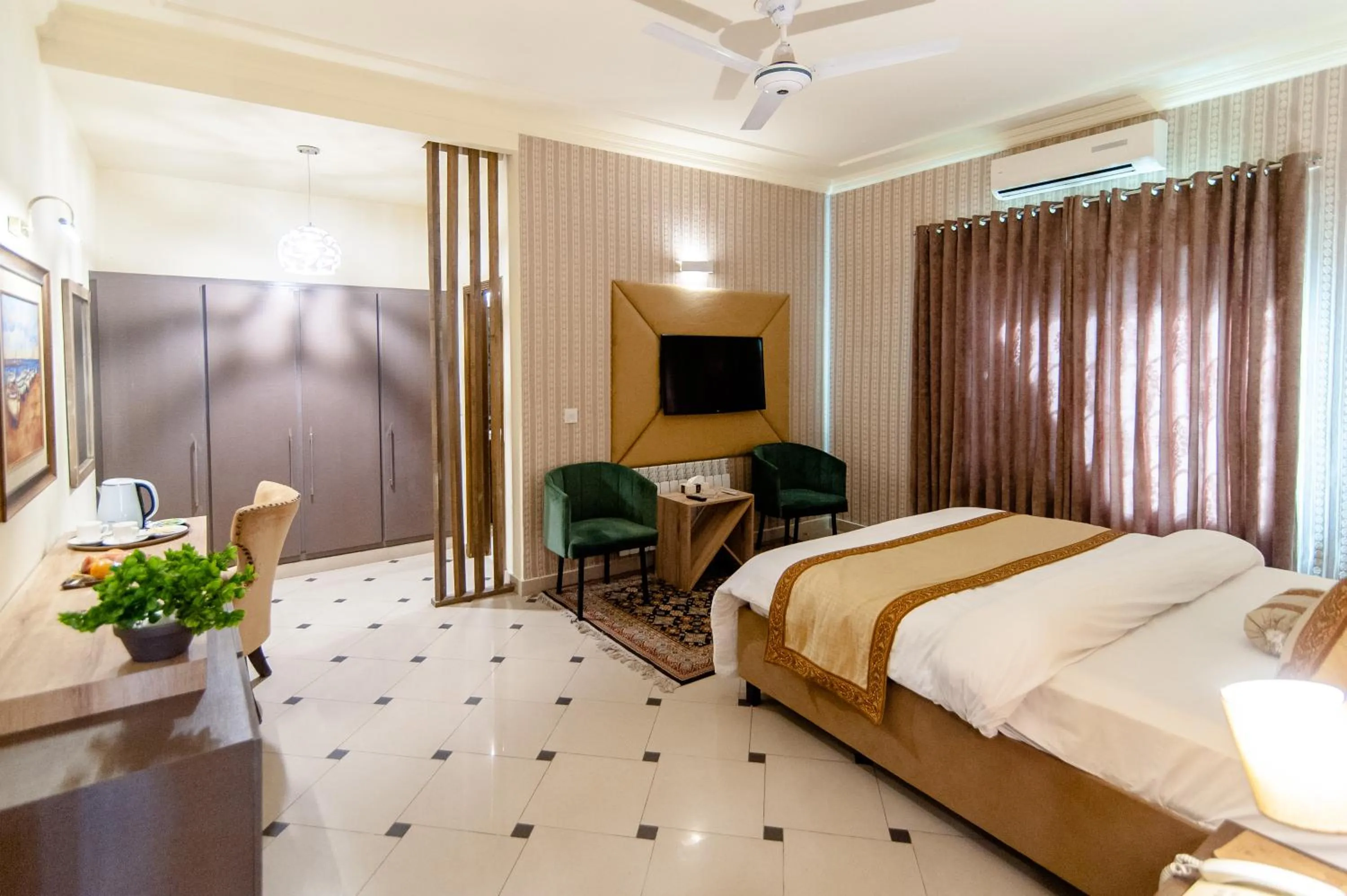 Bed in Shelton's Rezidor Islamabad