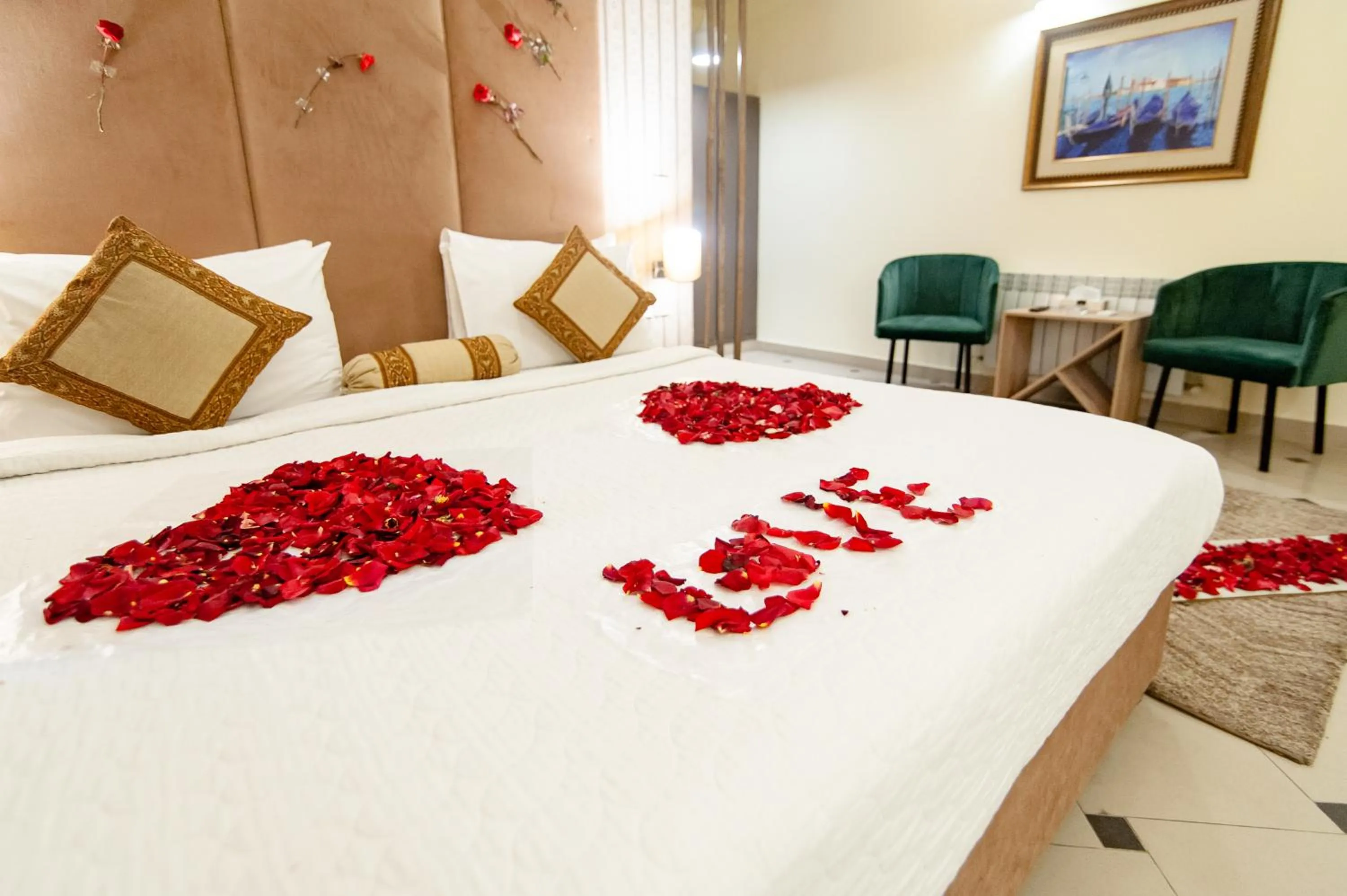 Bed in Shelton's Rezidor Islamabad