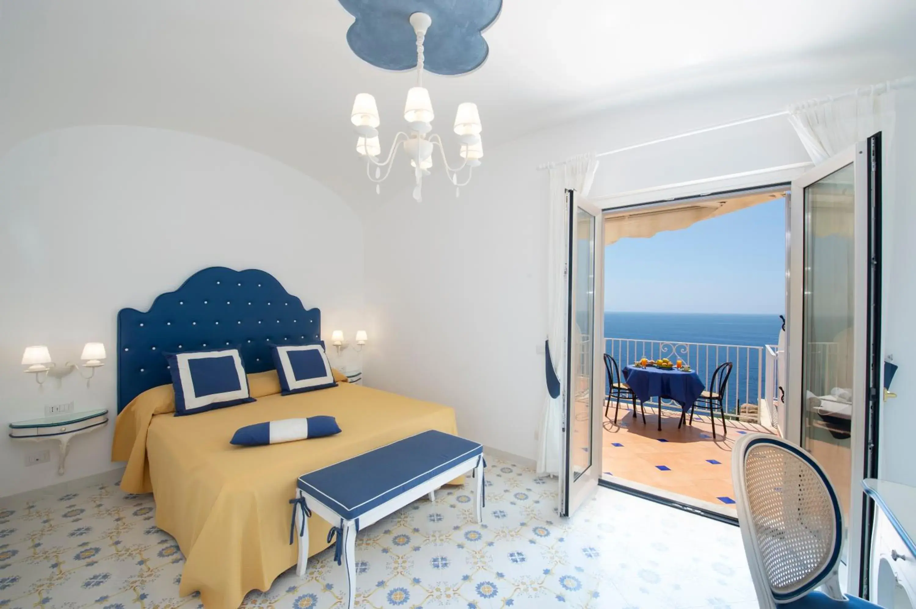 Superior Double Room with Balcony and Sea View in Open Gate Superior Double Room with Balcony and Sea View in Open Gate