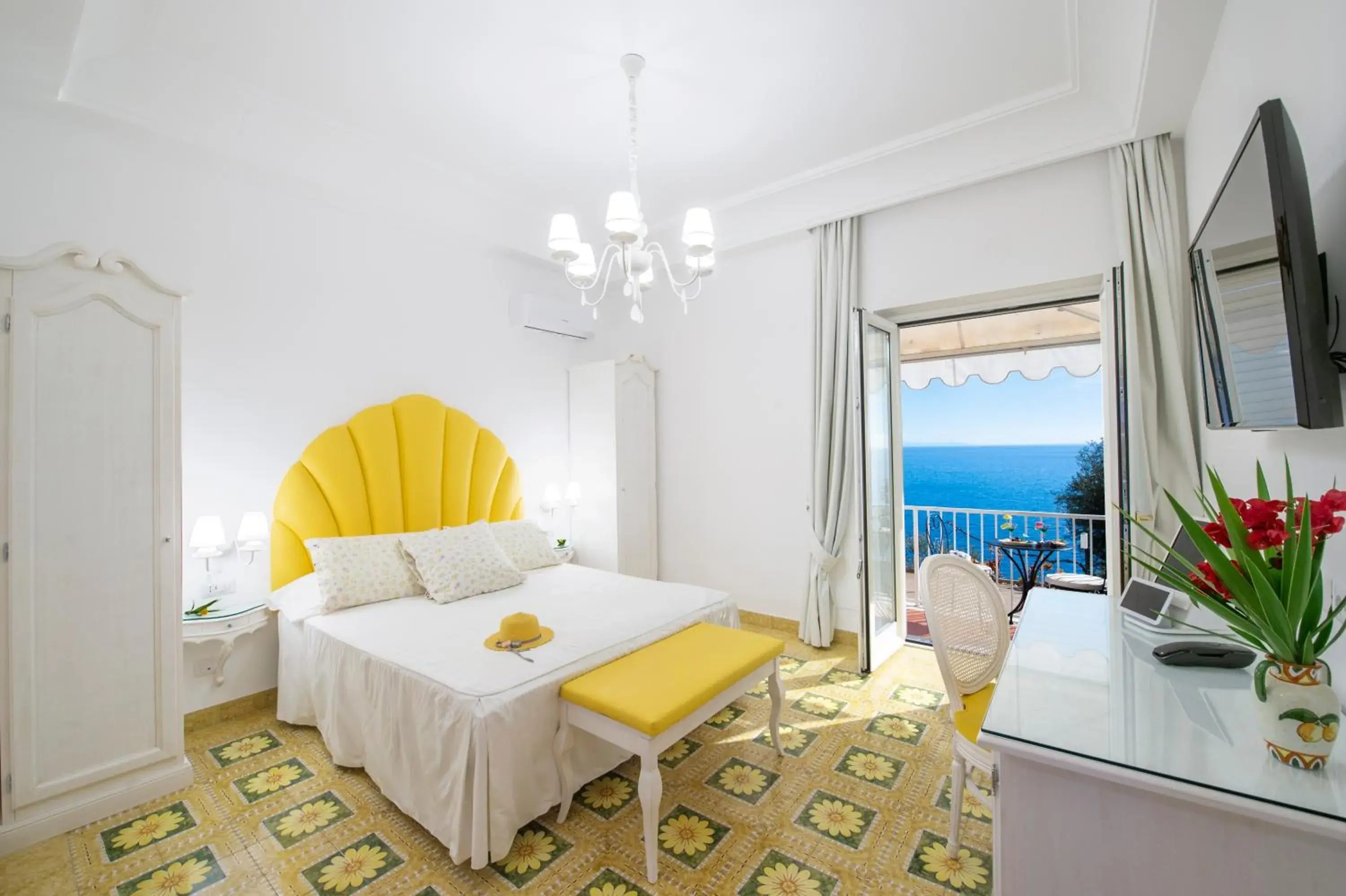 Standard Double Room with Balcony and Sea View in Open Gate Standard Double Room with Balcony and Sea View in Open Gate
