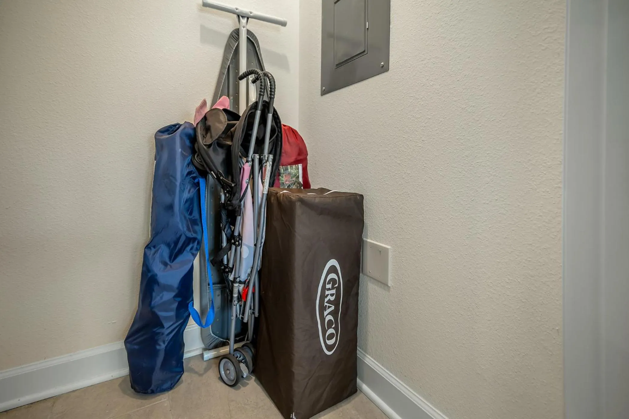 furniture in Fascinating 4 bedroom, walking distance to the waterpark