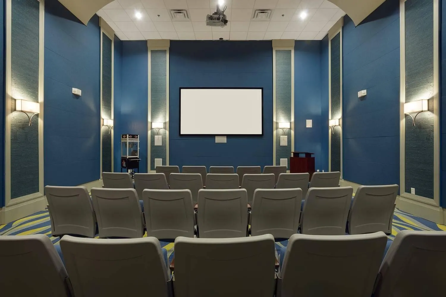 TV and multimedia in Fascinating 4 bedroom, walking distance to the waterpark