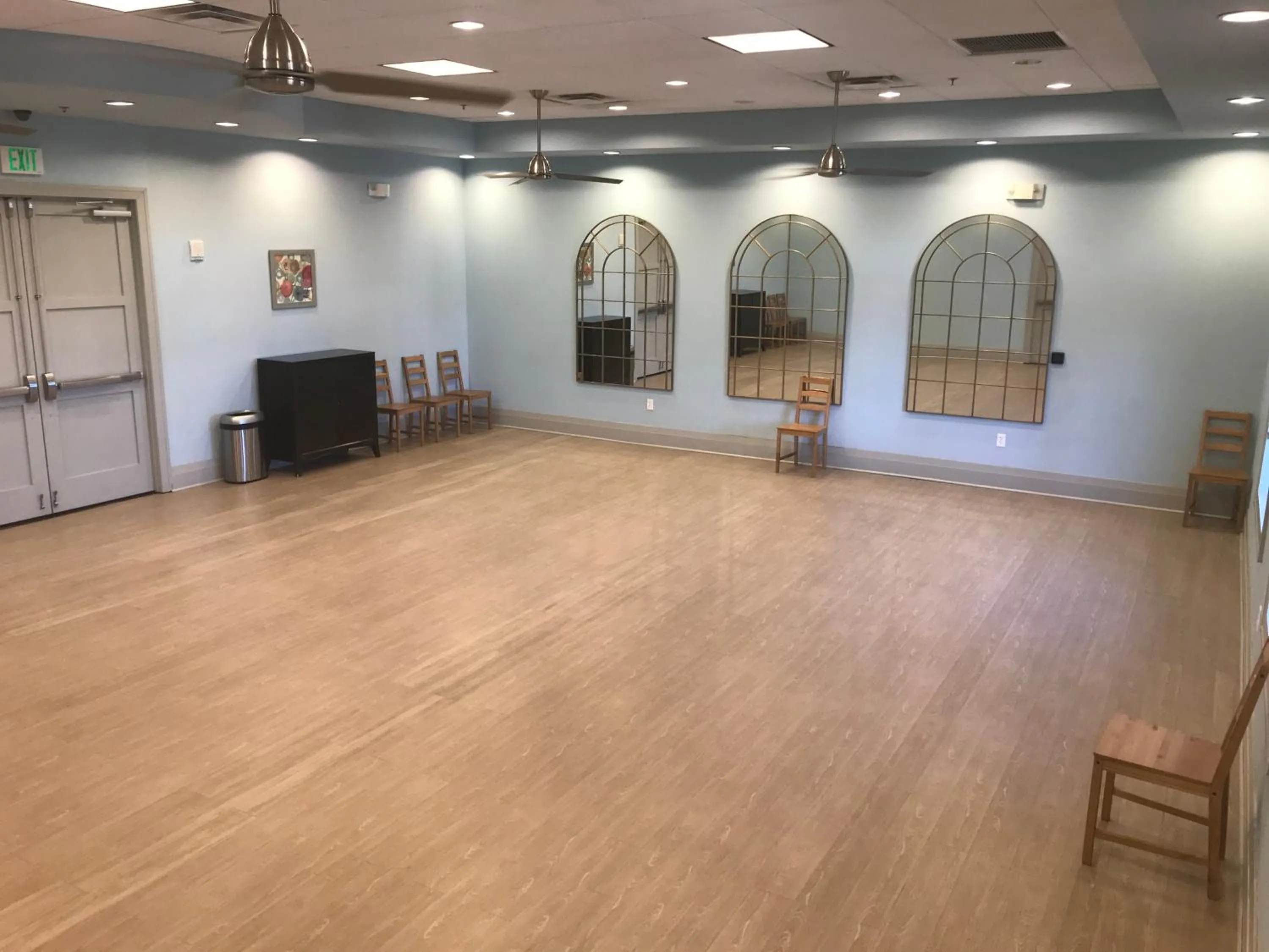 Property building in Fascinating 4 bedroom, walking distance to the waterpark