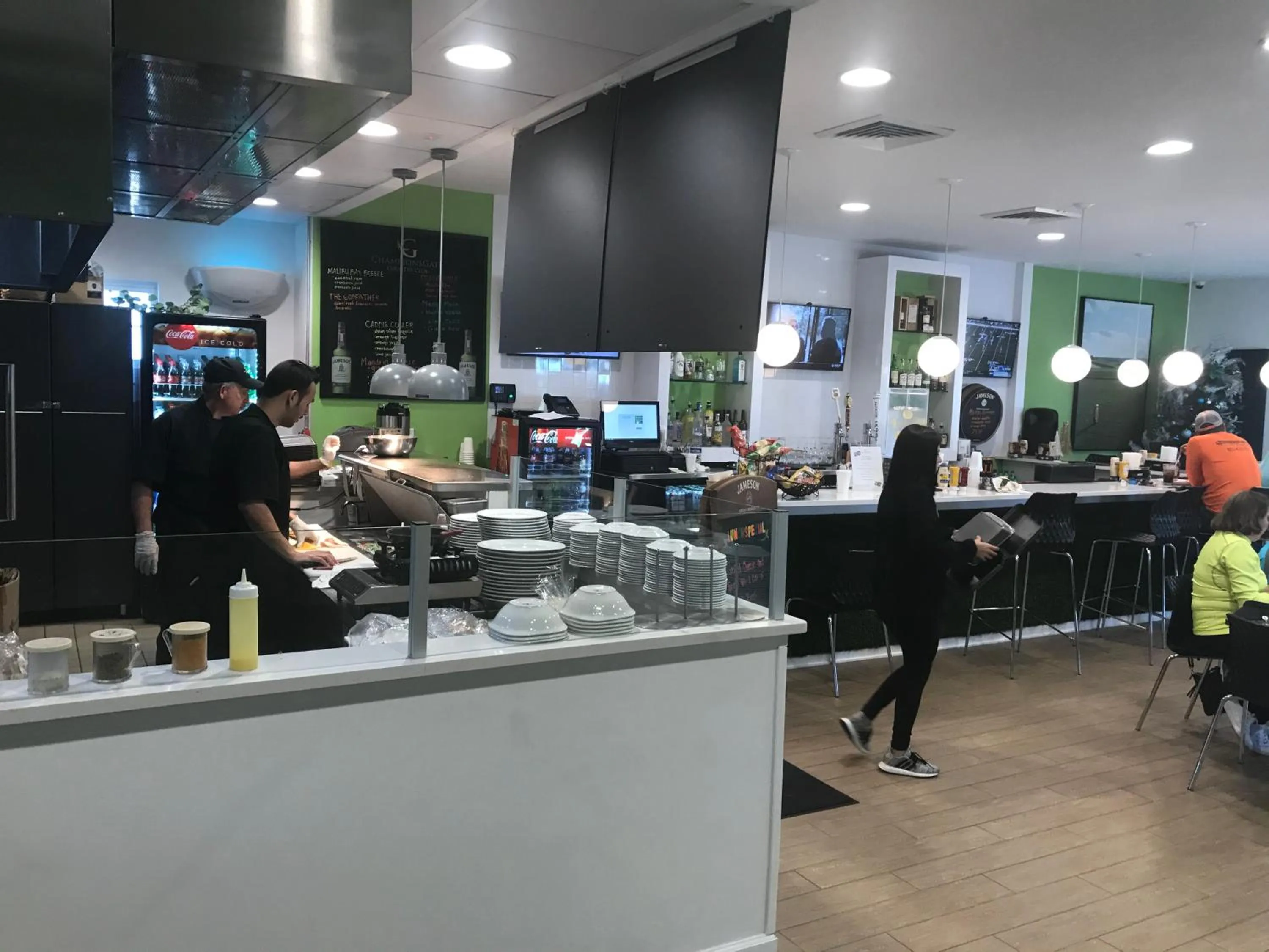 Kitchen or kitchenette in Fascinating 4 bedroom, walking distance to the waterpark