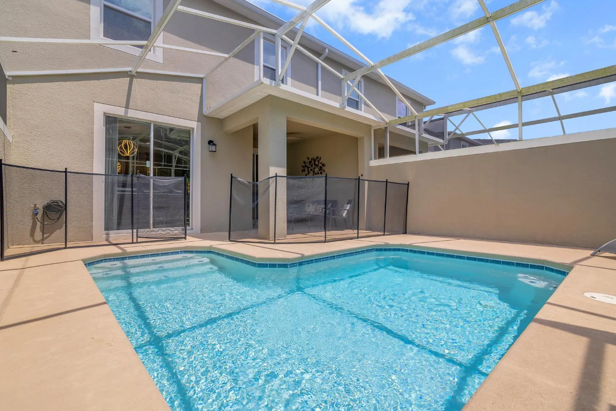 Patio in Fascinating 4 bedroom, walking distance to the waterpark