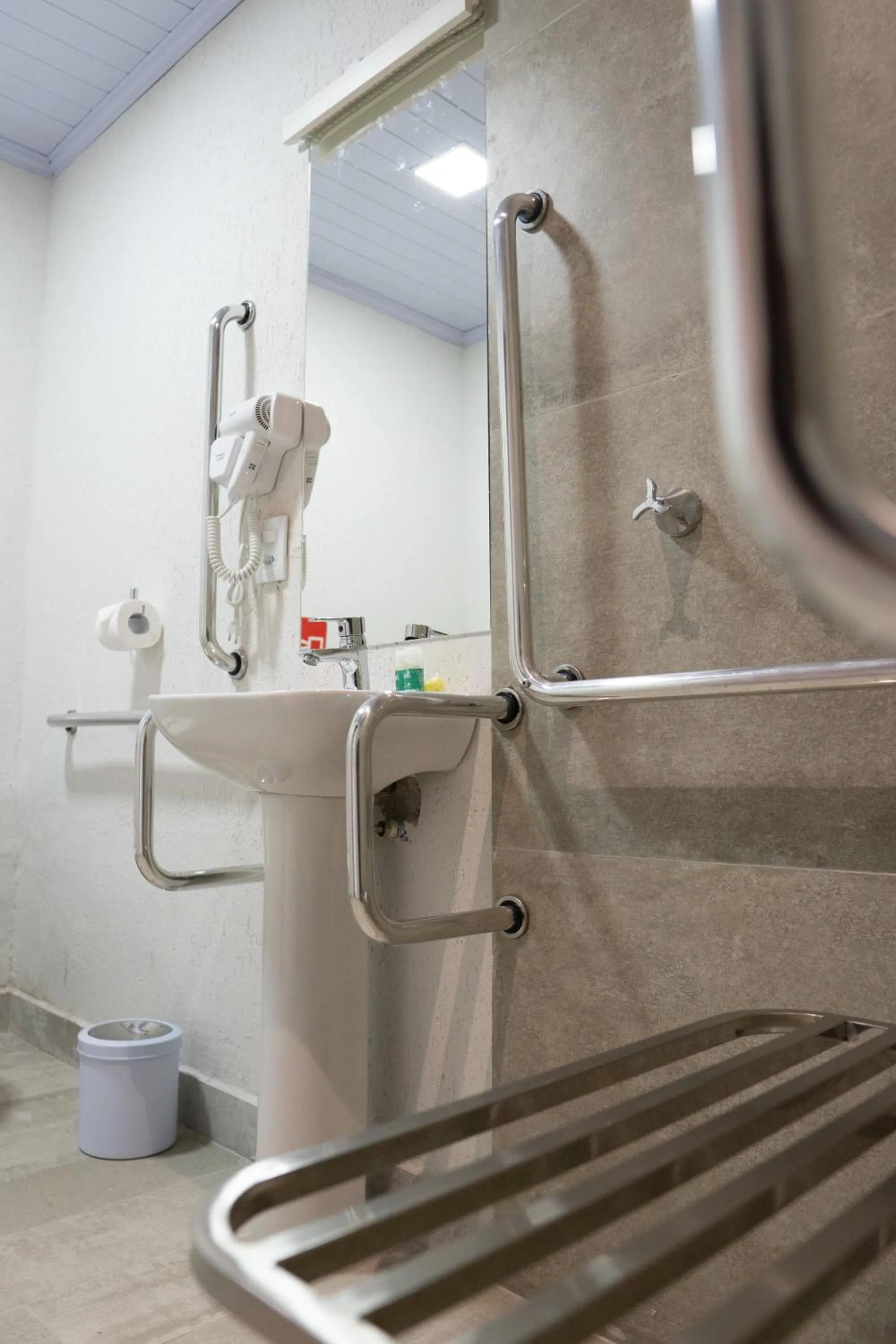 Toilet in Front Comfort Teófilo Otoni