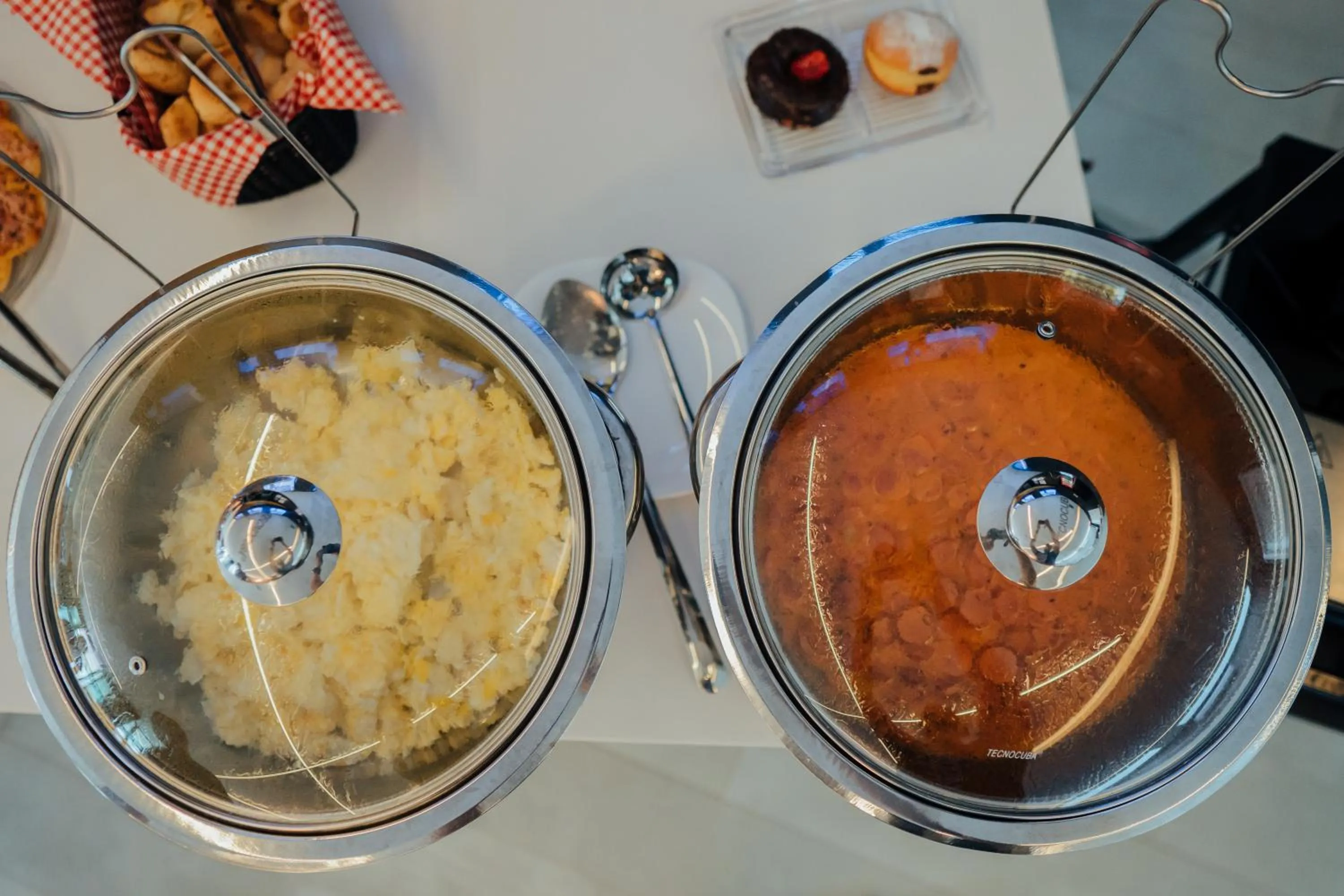 Food and drinks in Front Comfort Teófilo Otoni