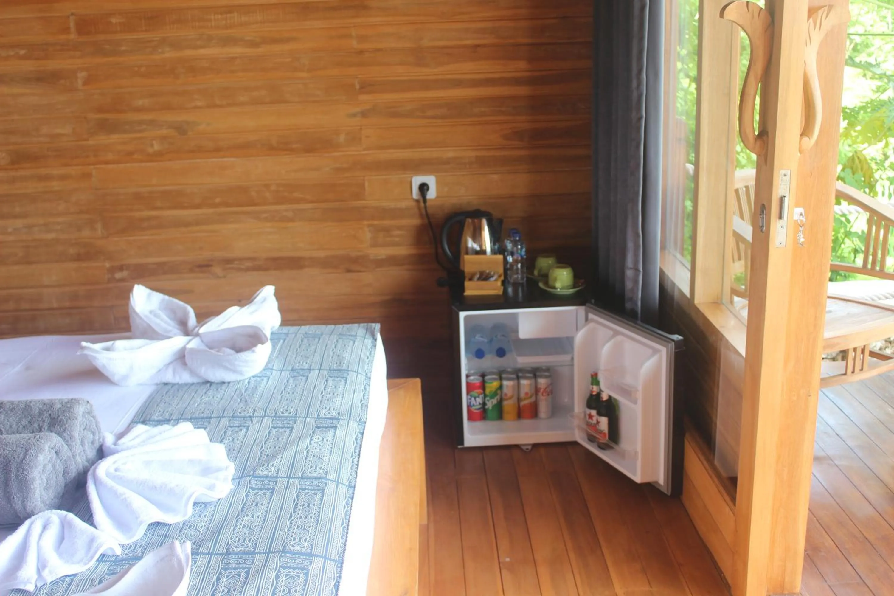oven, Bed in Butterfly Villas Nusa Ceningan