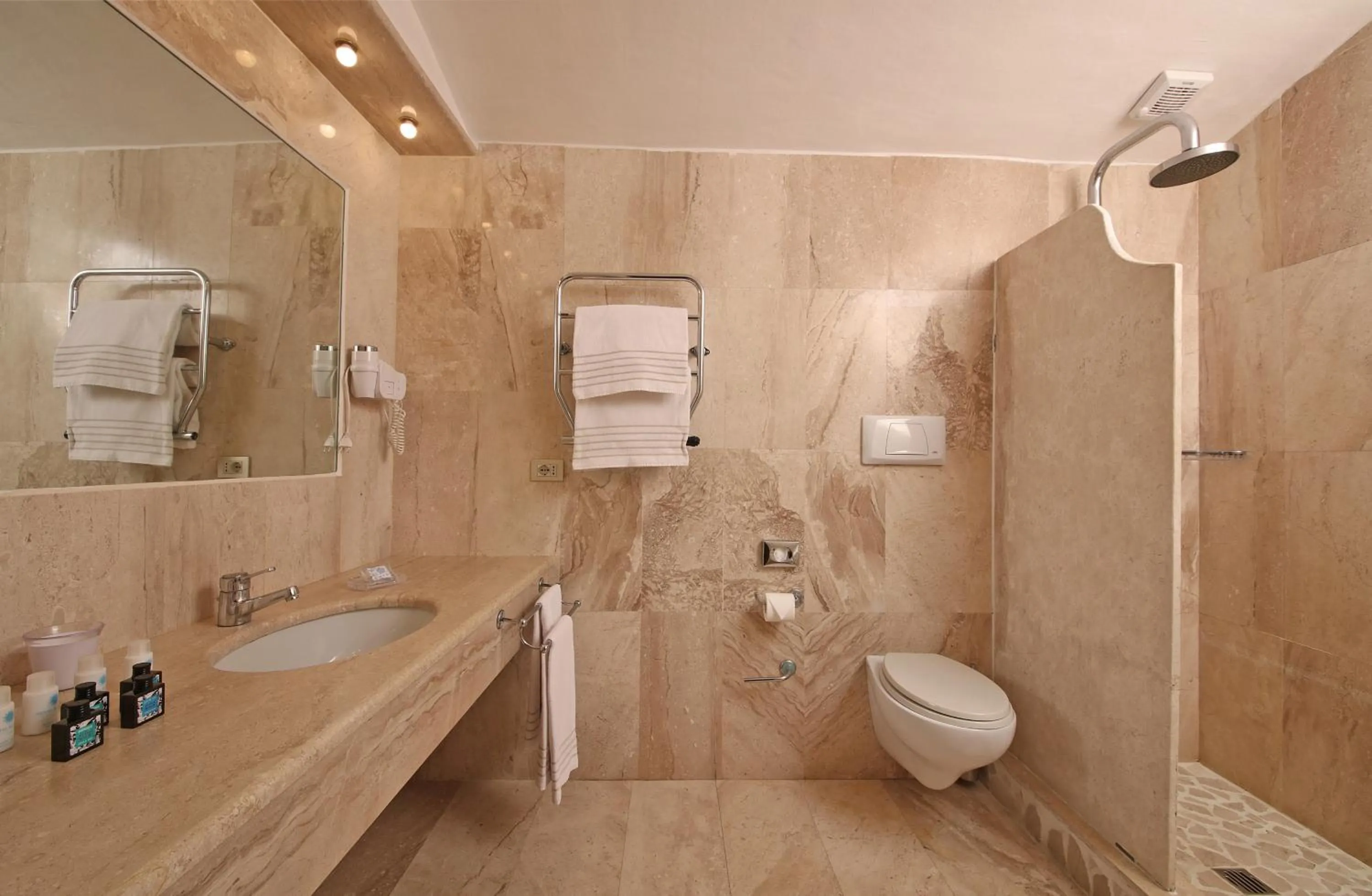 Bathroom in Hotel Balocco