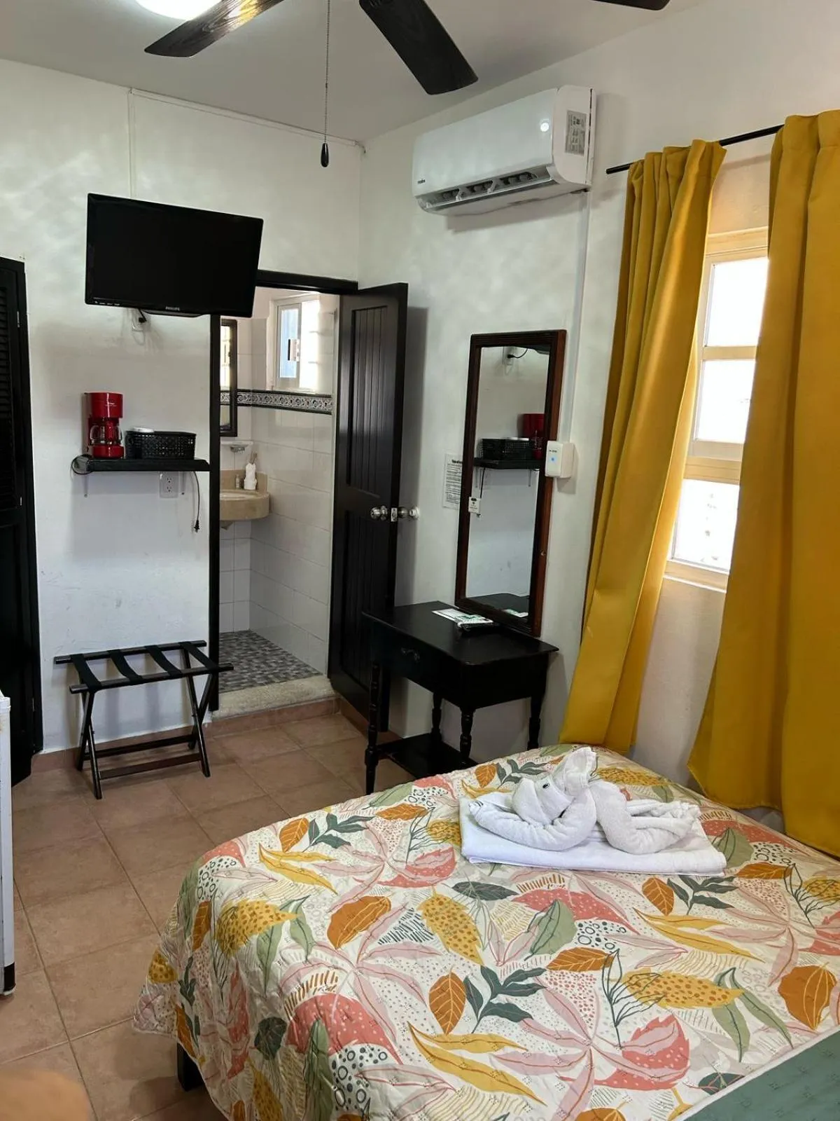 Bedroom, Bed in Hotel Marcianito