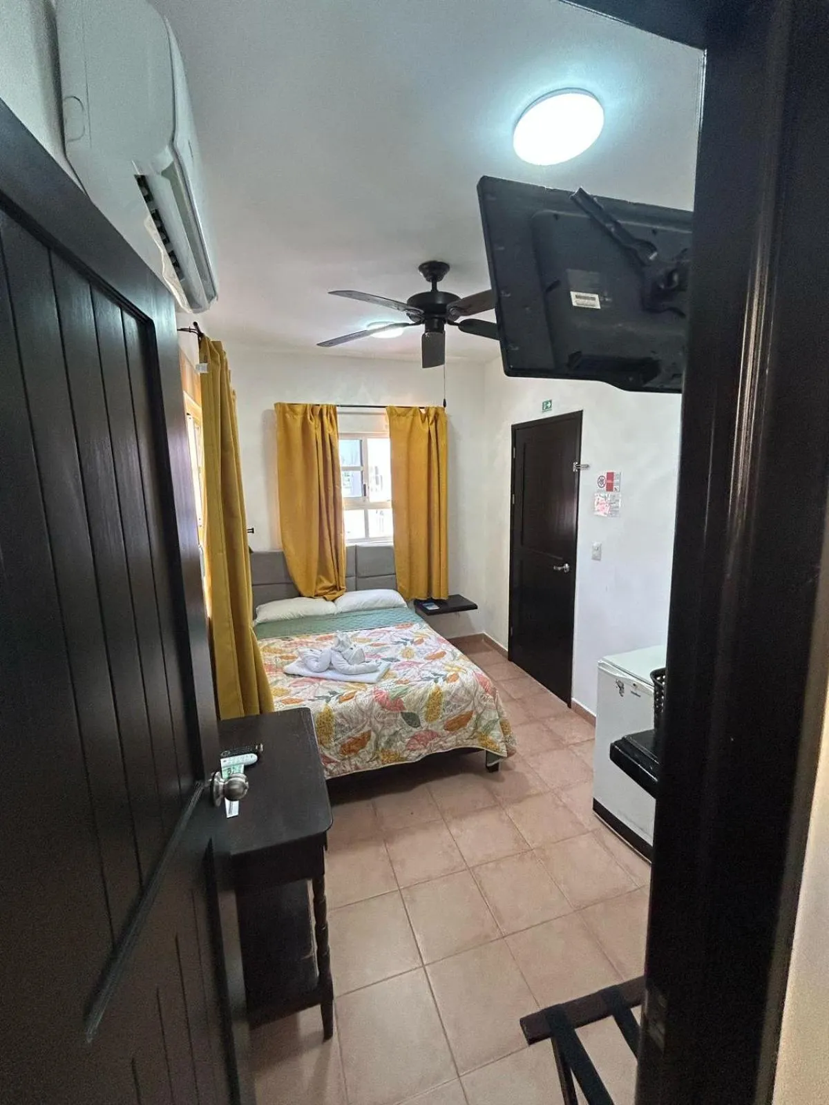 Bedroom, Bed in Hotel Marcianito