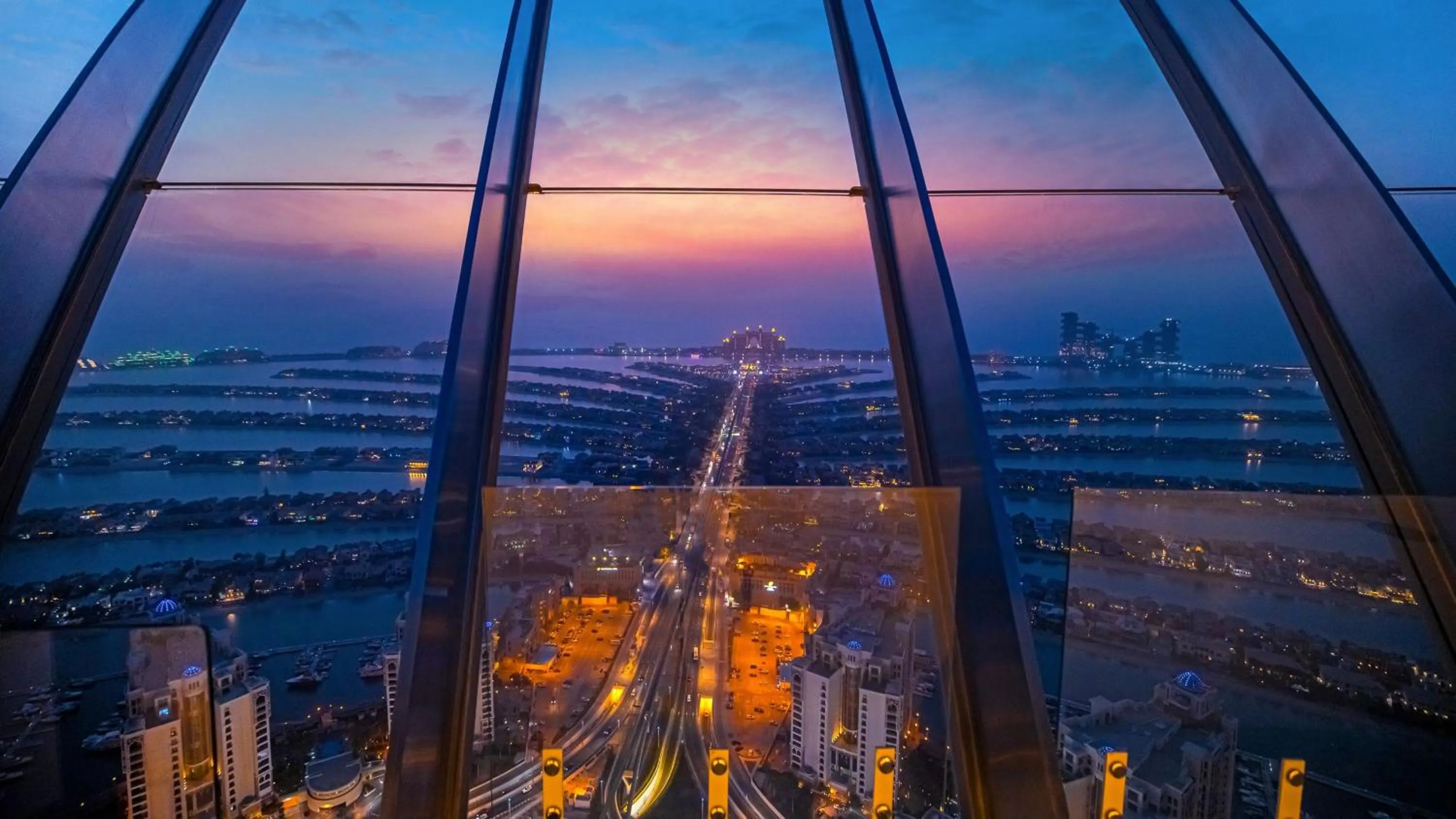 Sunset in The Palm Tower, Nakheel Mall, Palm Jumeirah