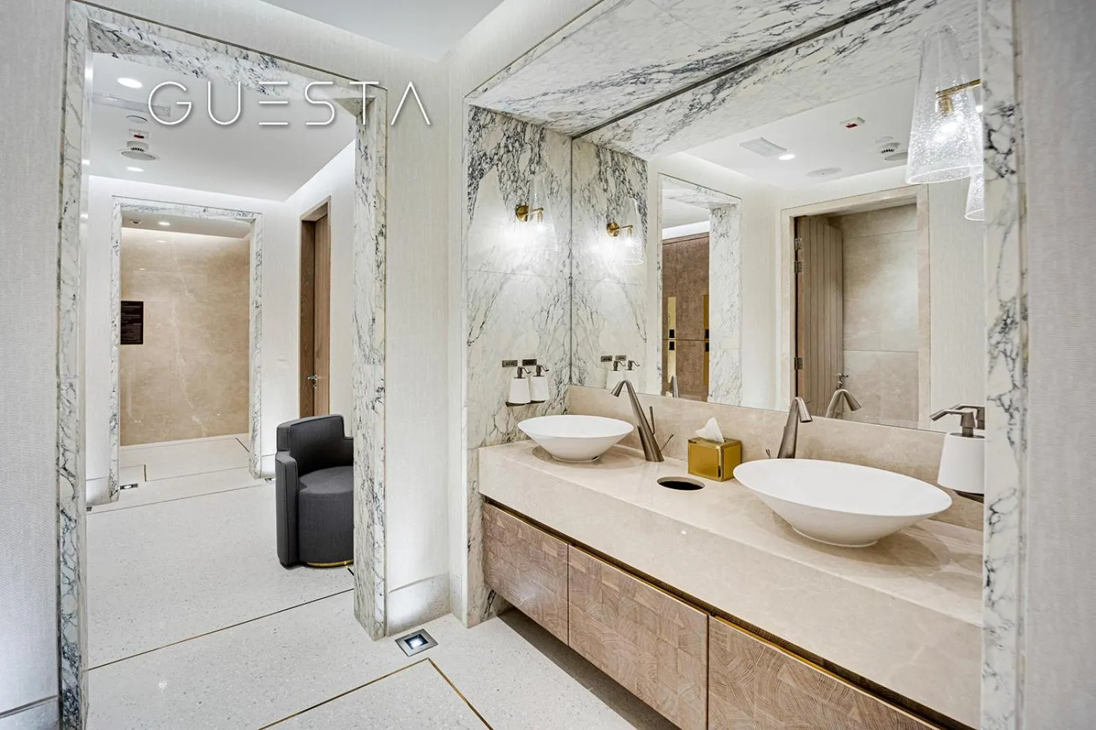 Bathroom in The Palm Tower, Nakheel Mall, Palm Jumeirah