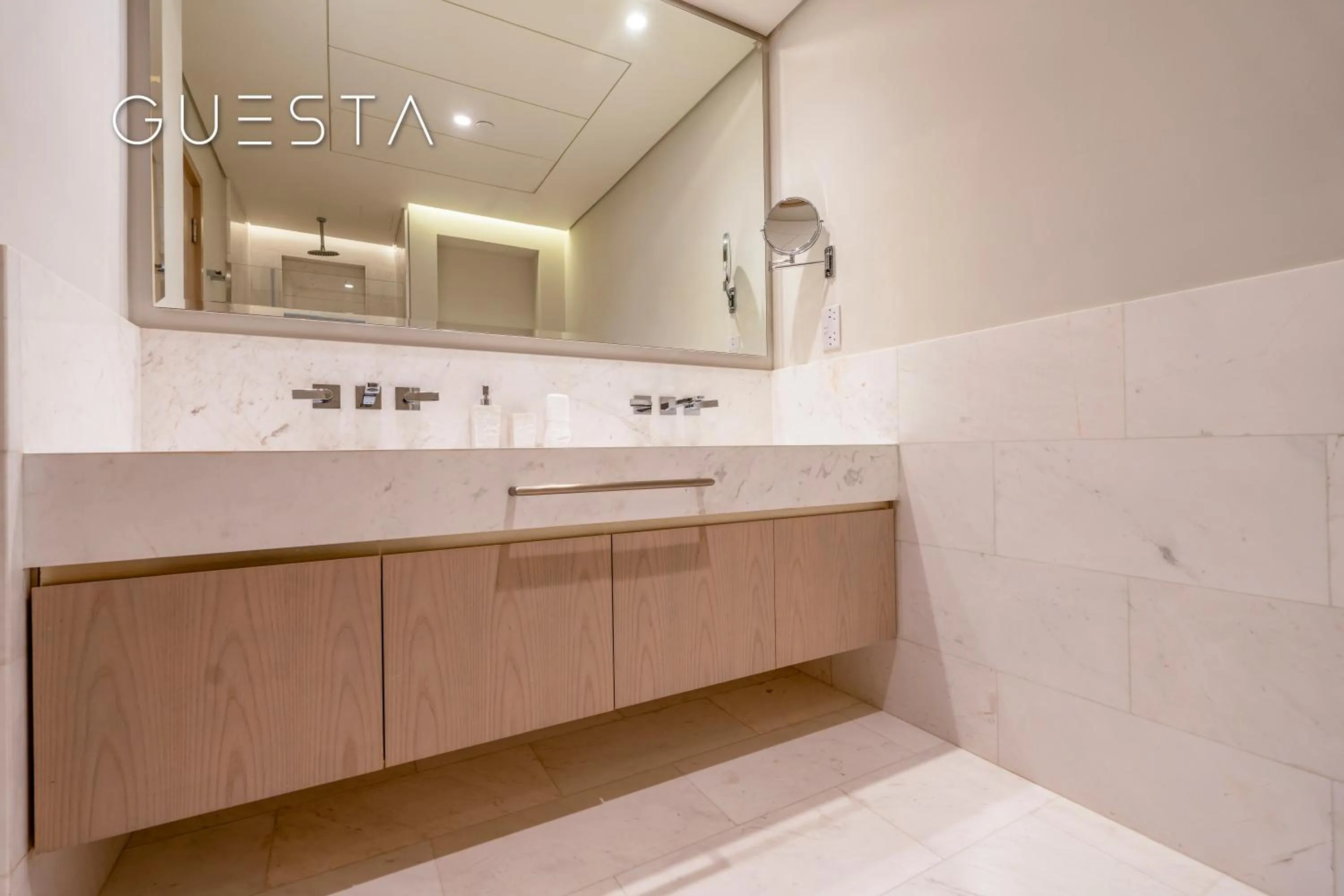 Bathroom in The Palm Tower, Nakheel Mall, Palm Jumeirah