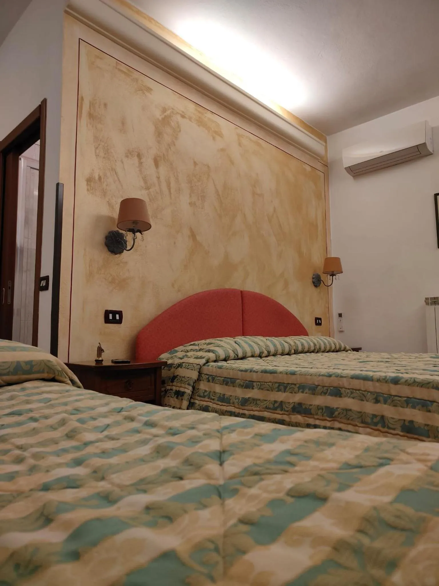 Photo of the whole room, Bed in Hotel Ristorante da Carlos