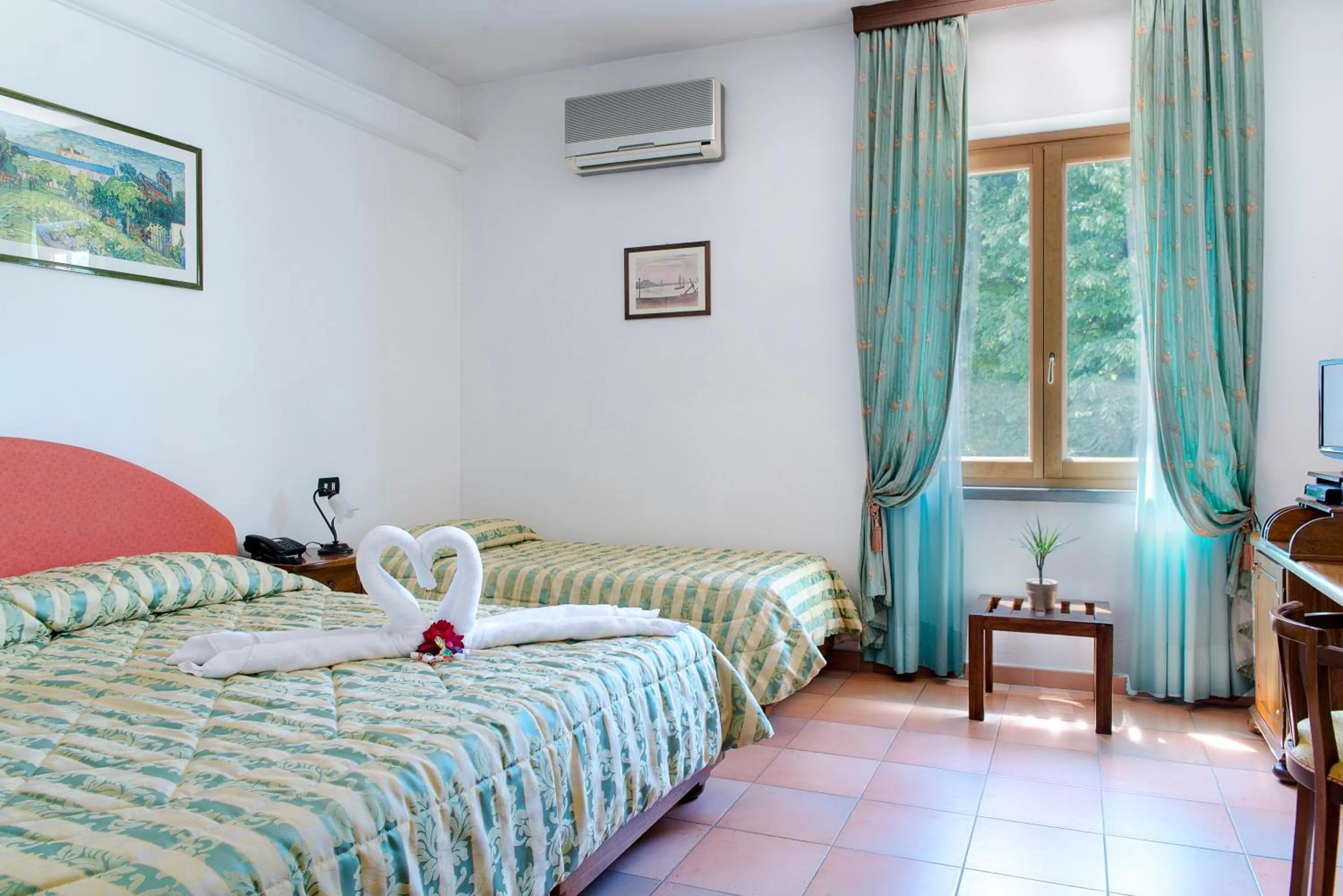 Photo of the whole room, Bed in Hotel Ristorante da Carlos