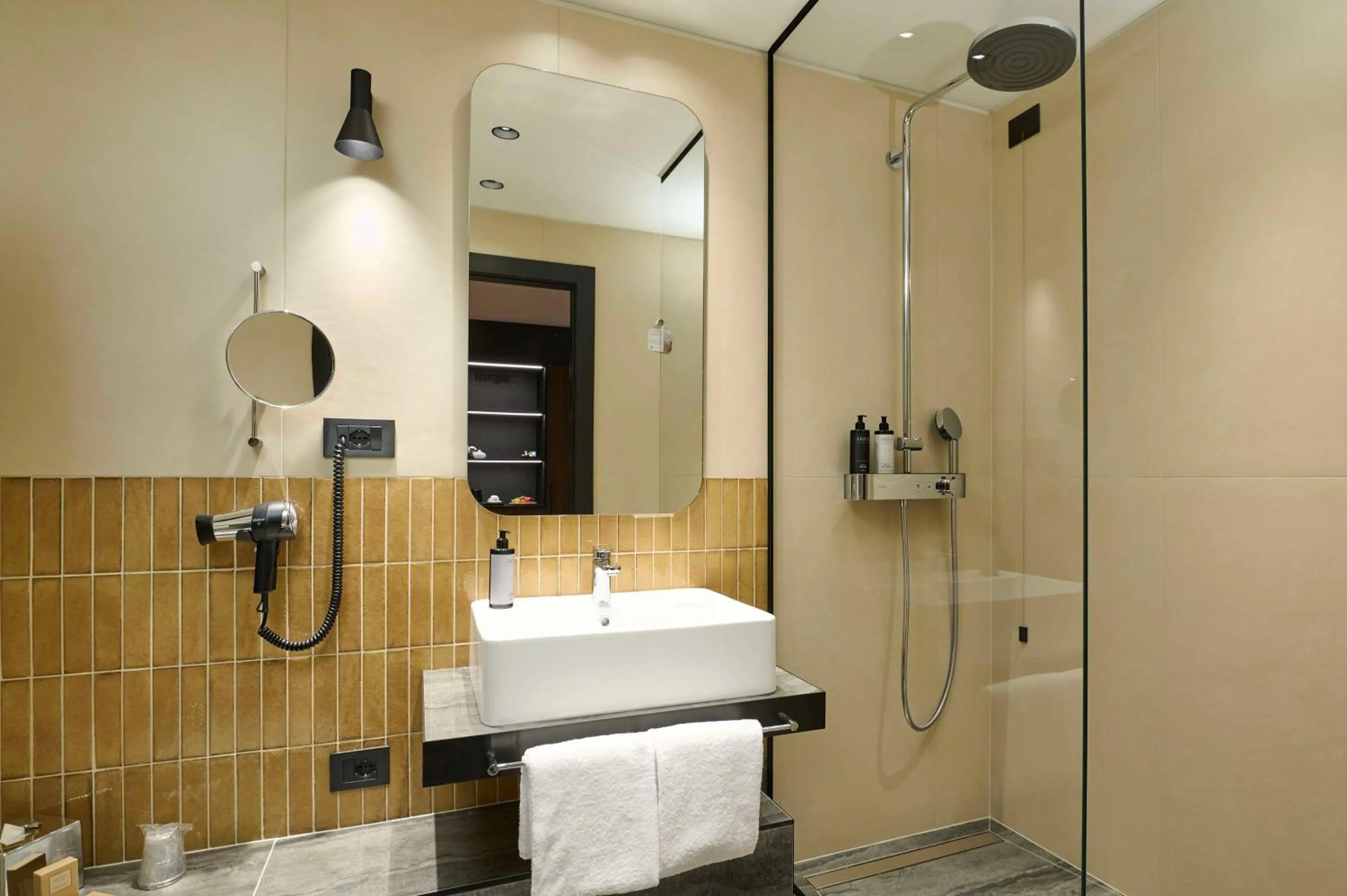 Bathroom in Best Western Hotel Biri