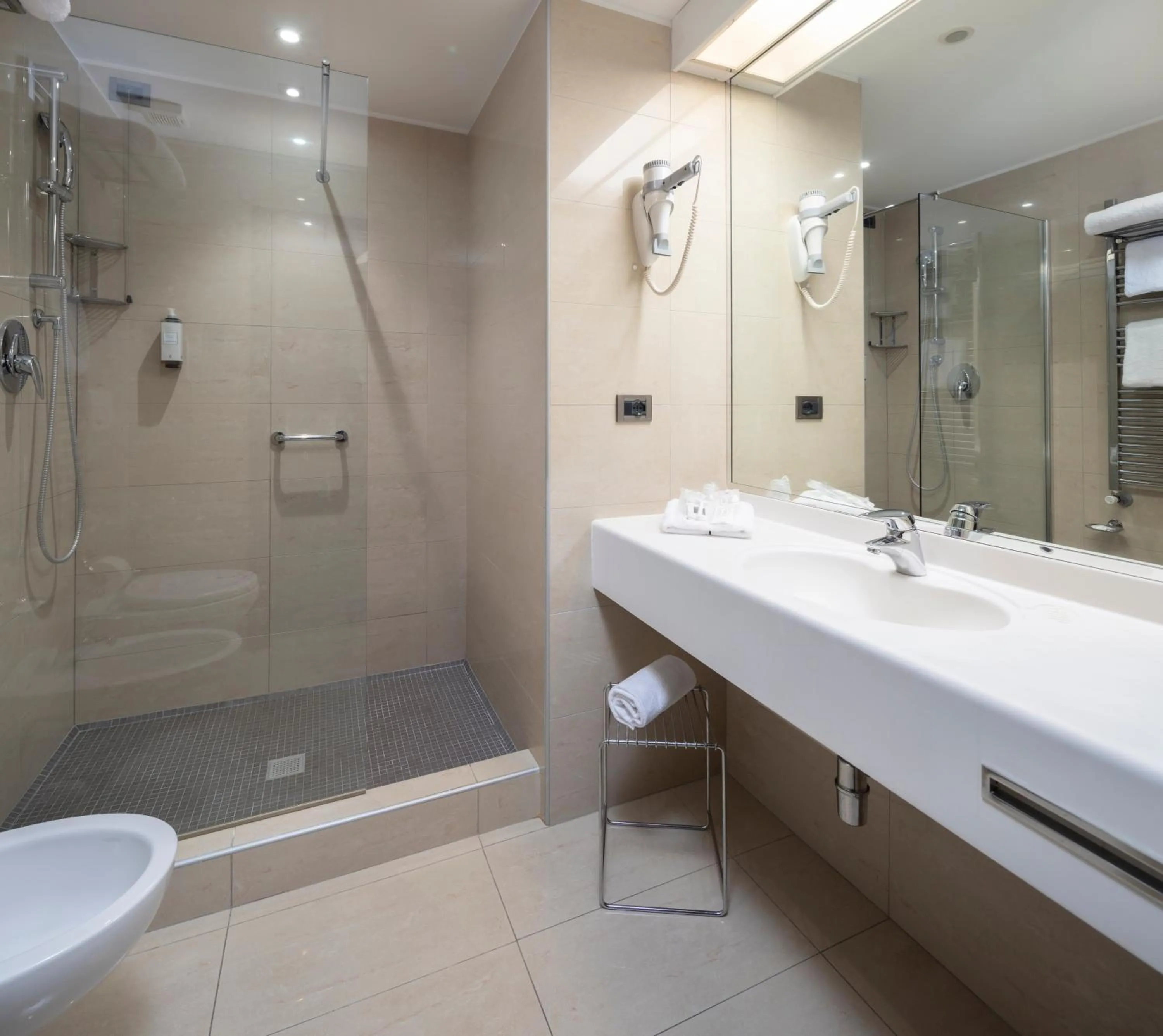 Shower in Best Western Hotel Biri