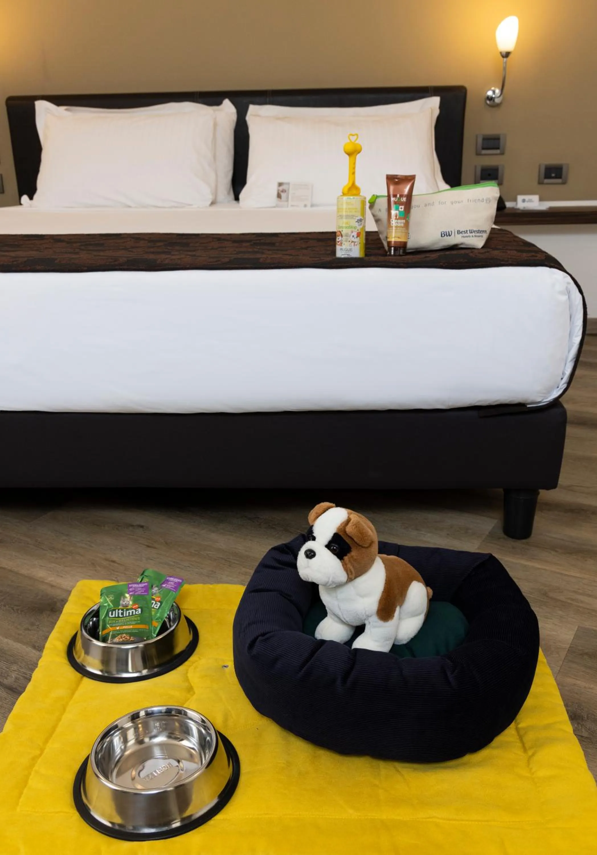 Pets, Bed in Best Western Hotel Biri