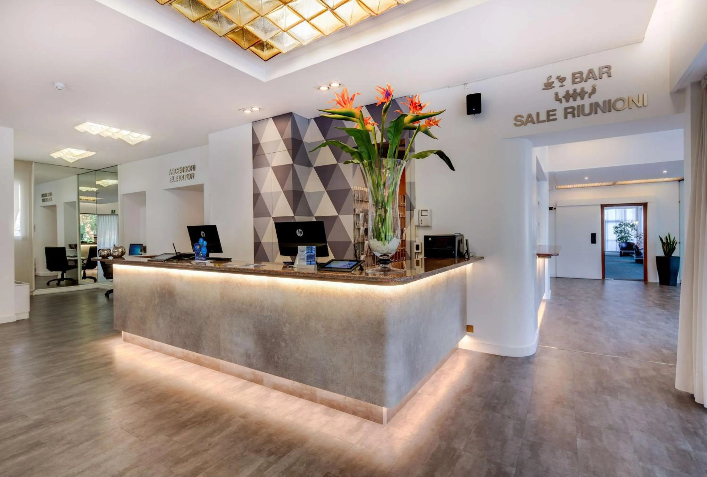 Lobby or reception in Best Western Hotel Biri