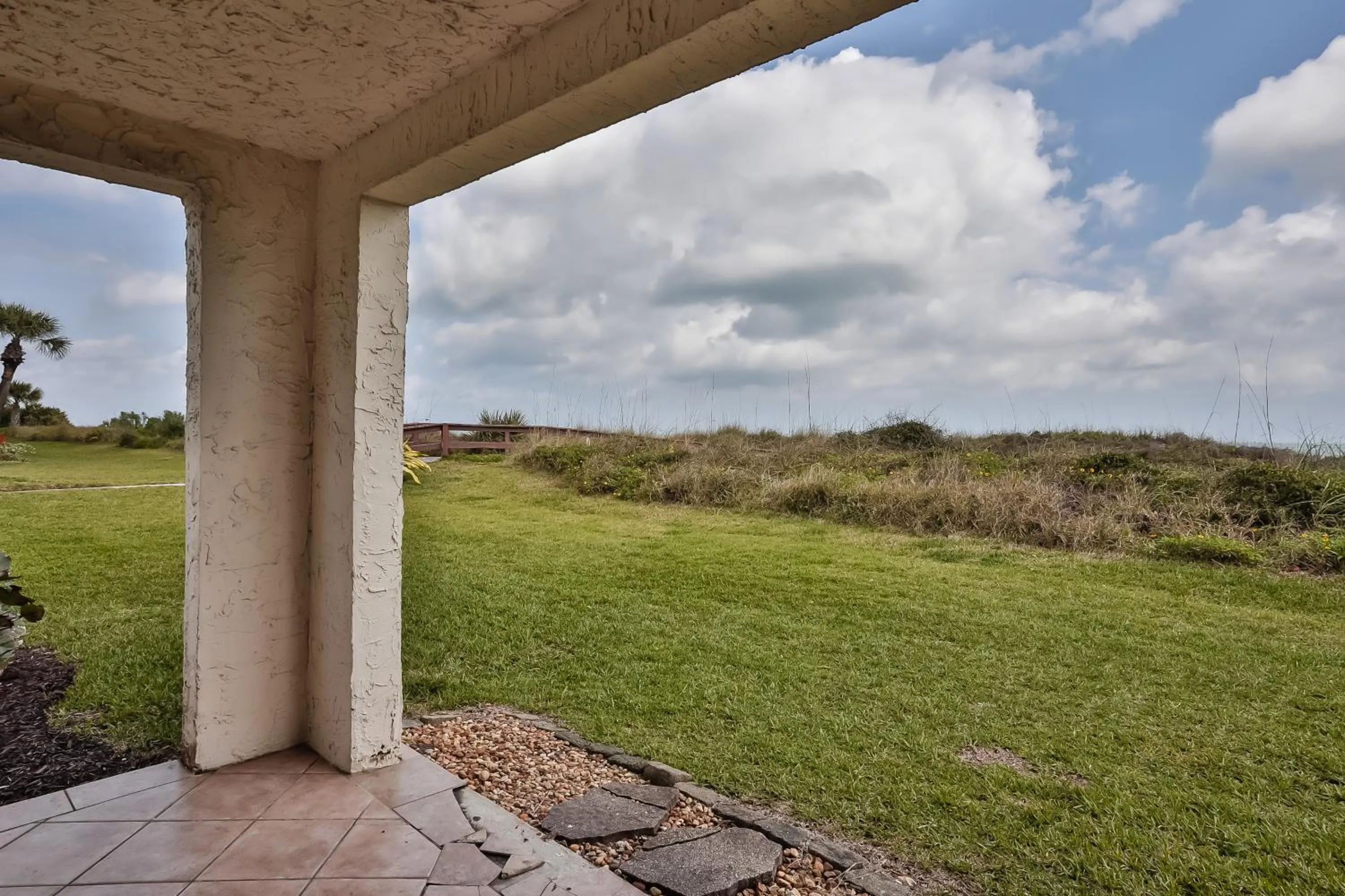 Four Winds Oceanfront Condo