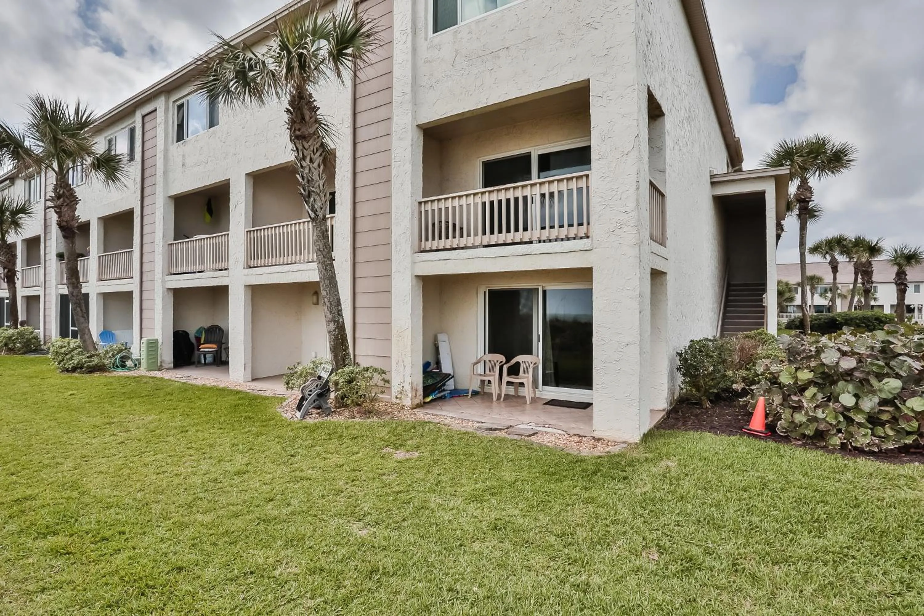 Four Winds Oceanfront Condo
