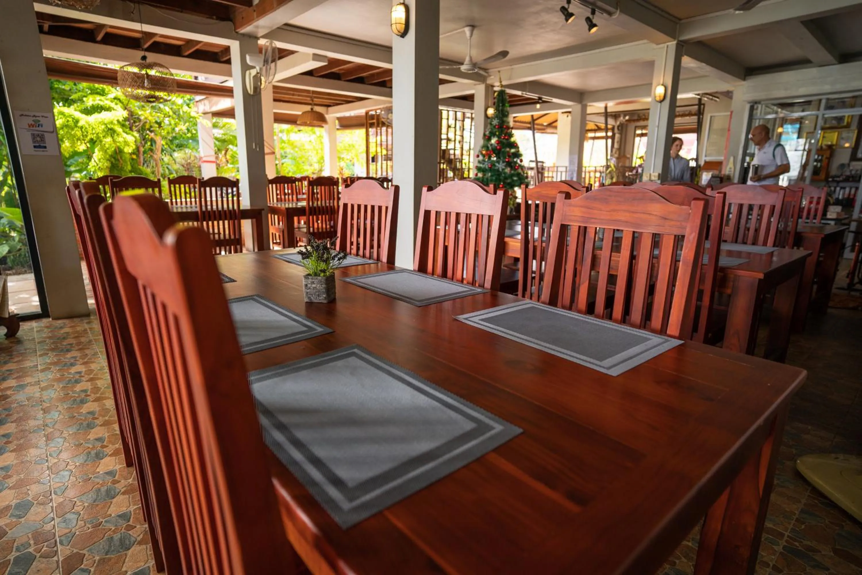 Restaurant/places to eat in Nakorn River View