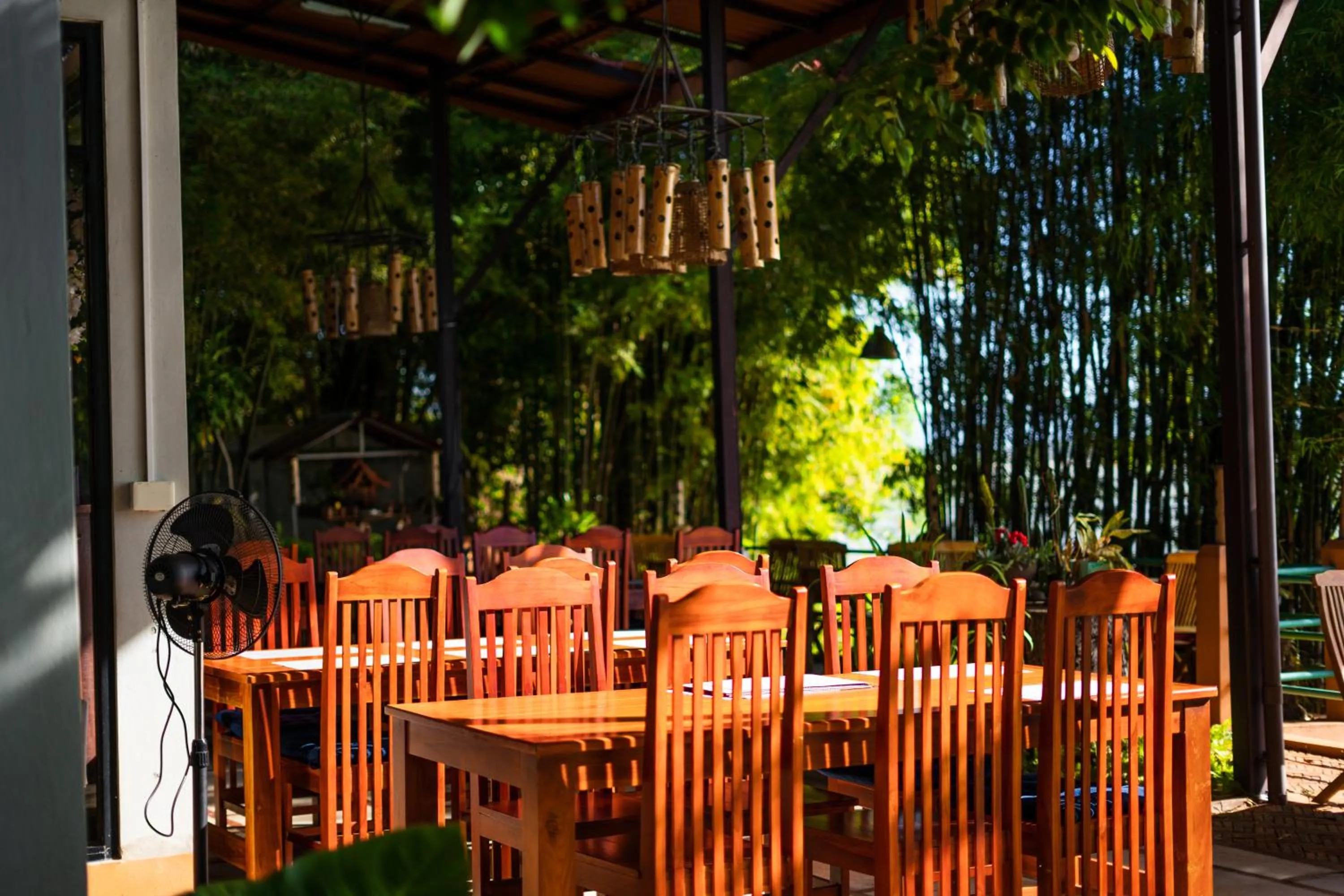 Restaurant/places to eat in Nakorn River View