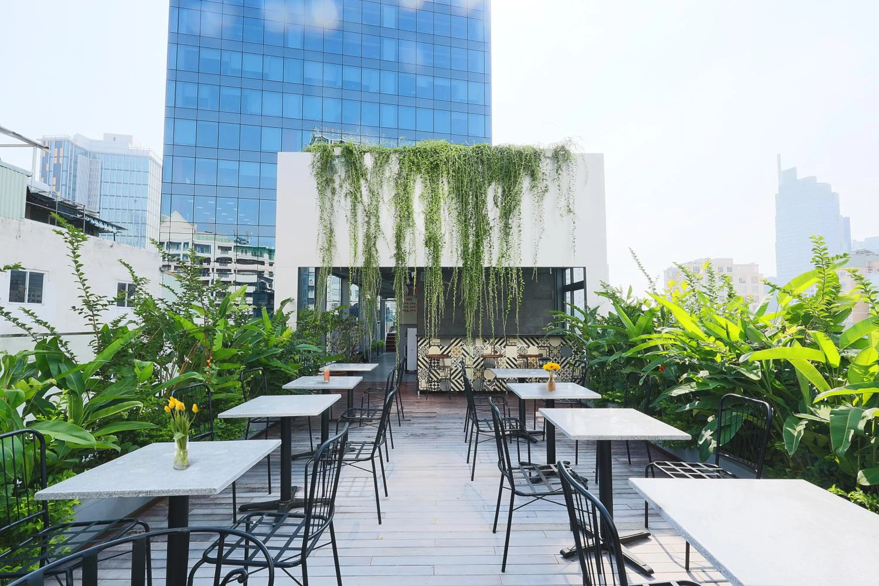 Lounge or bar in CHERRY BOUTIQUE HOTEL