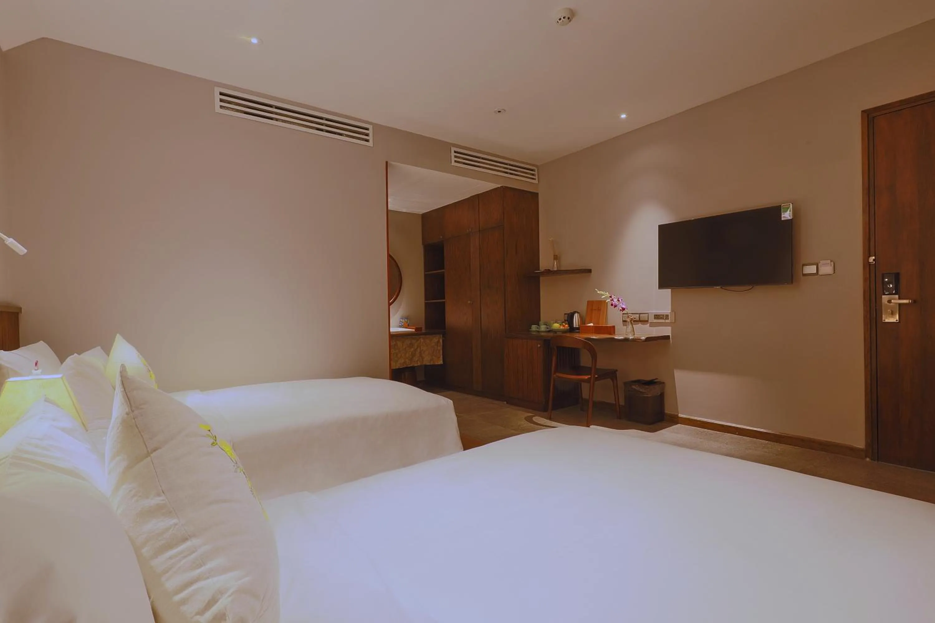 Living room, Bed in CHERRY BOUTIQUE HOTEL