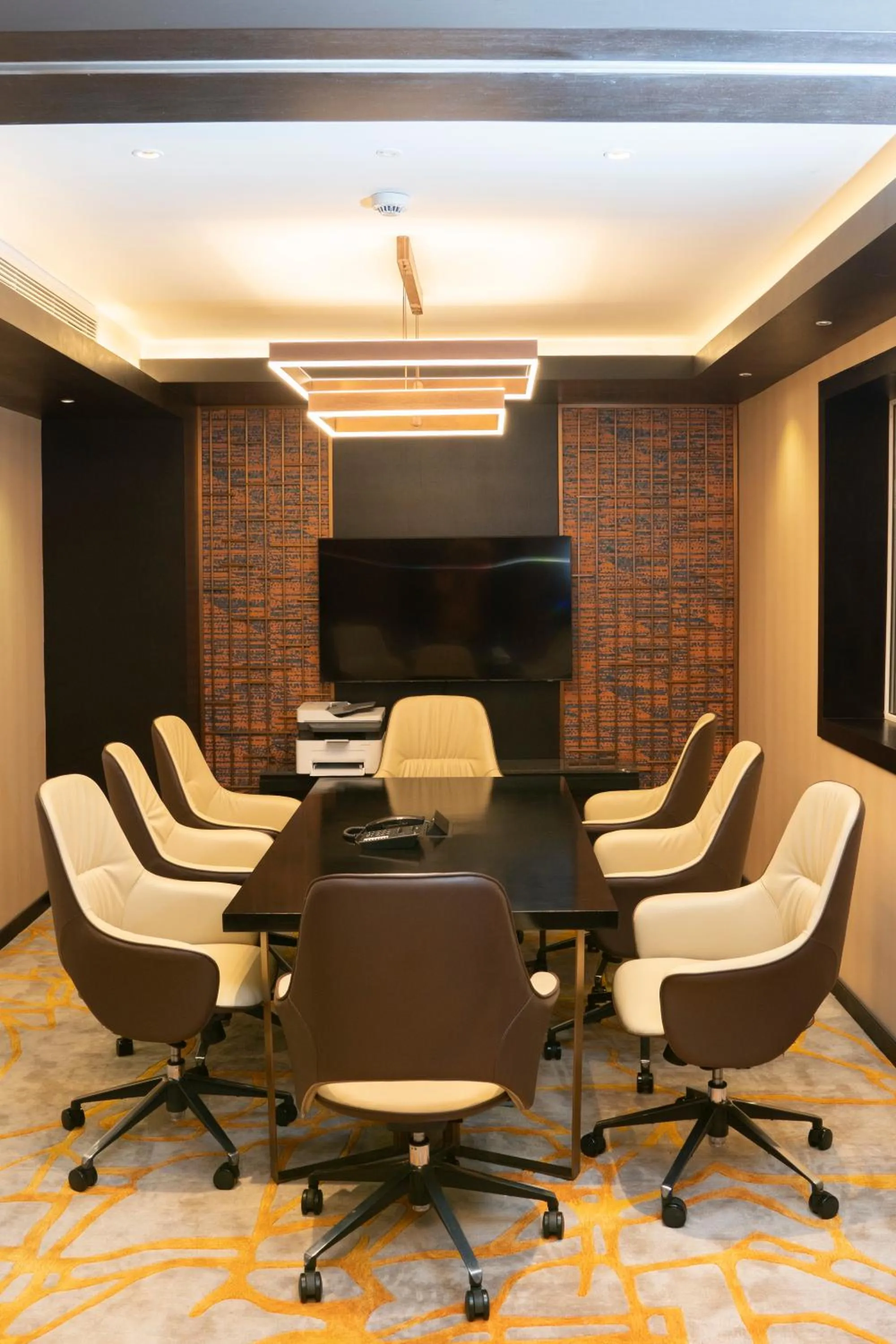 Business facilities in Zest Metropole