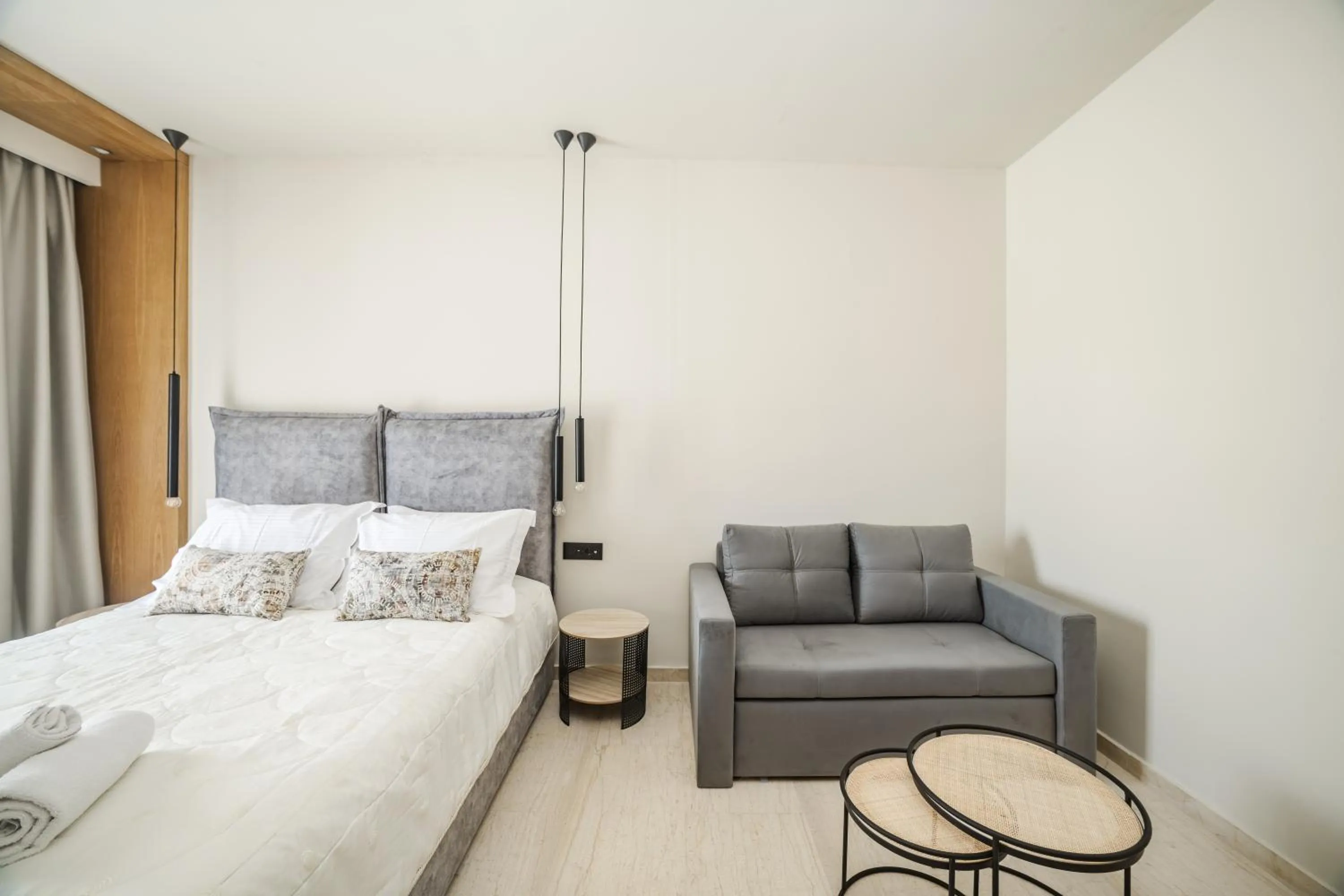 Seating area, Bed in Nikon Boutique Hotel