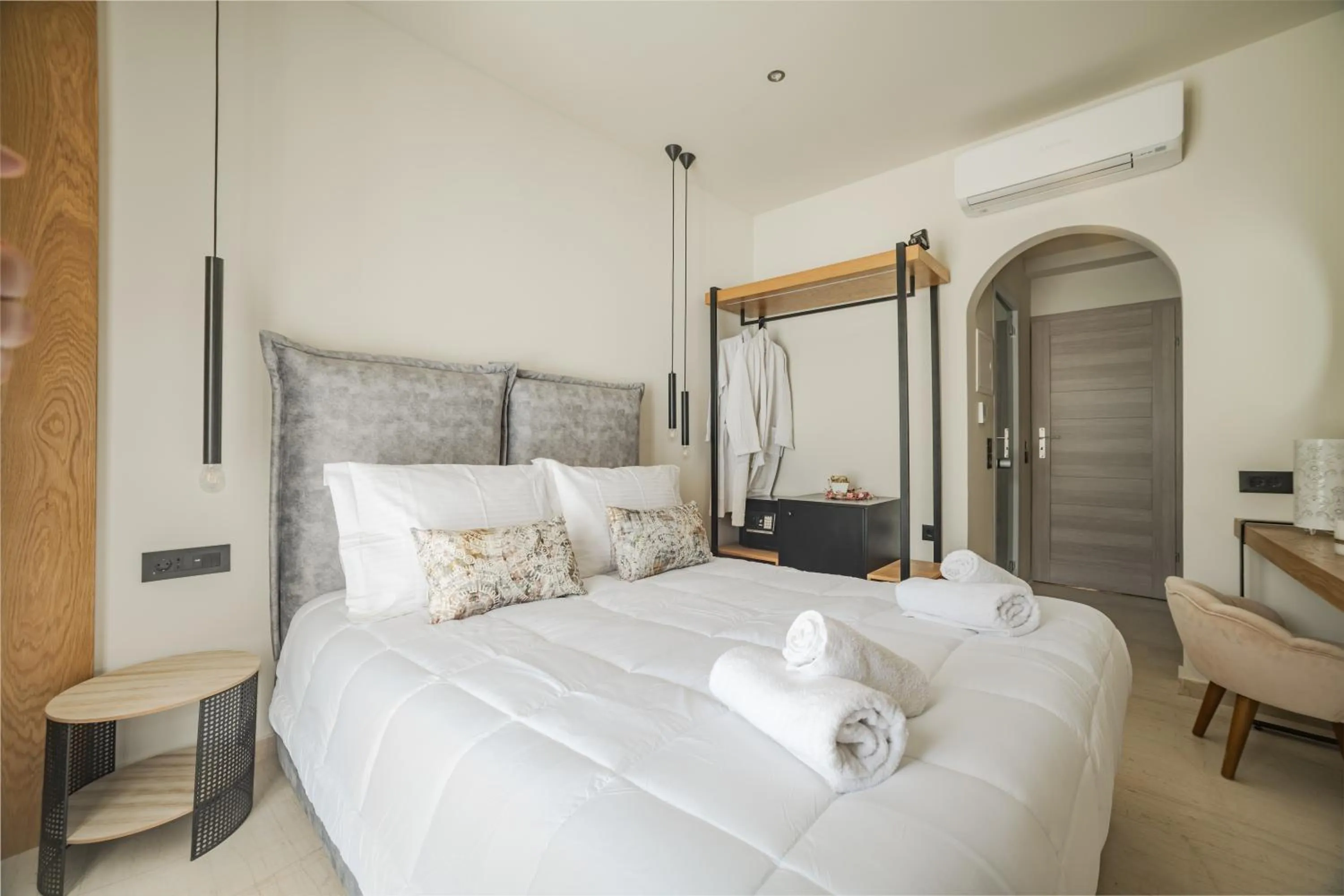 Photo of the whole room, Bed in Nikon Boutique Hotel