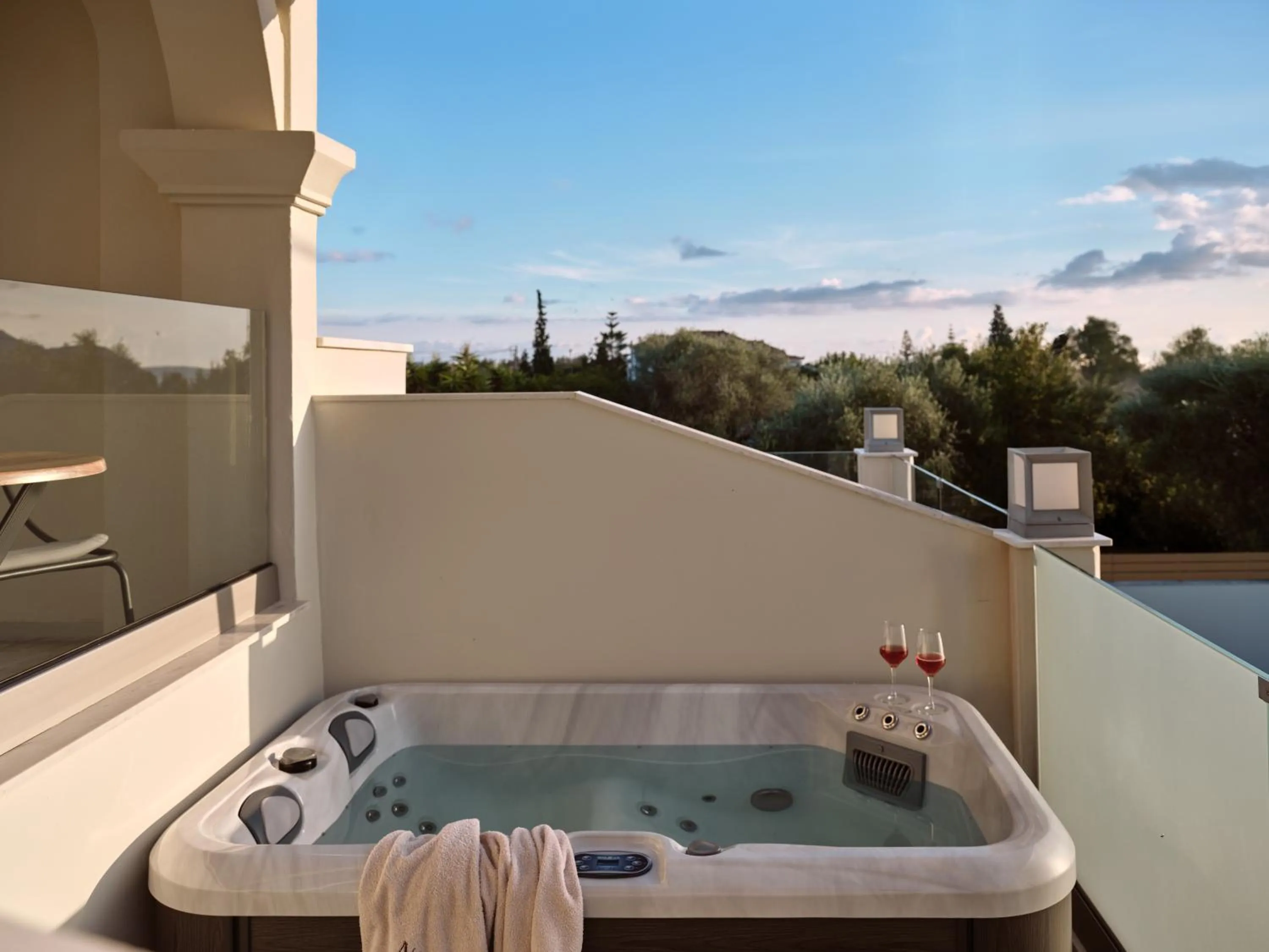 Hot Tub in Nikon Boutique Hotel