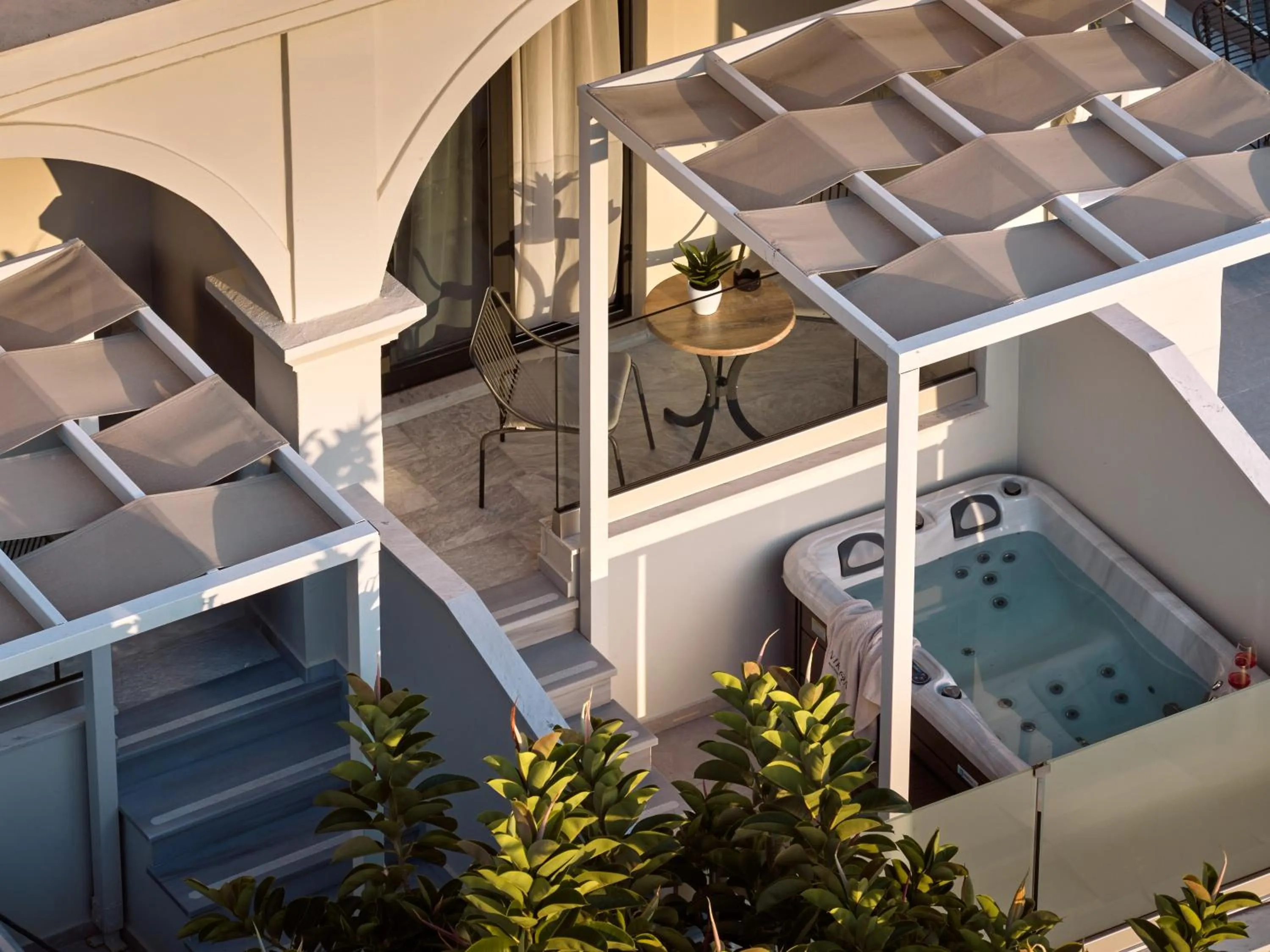 Hot Tub in Nikon Boutique Hotel