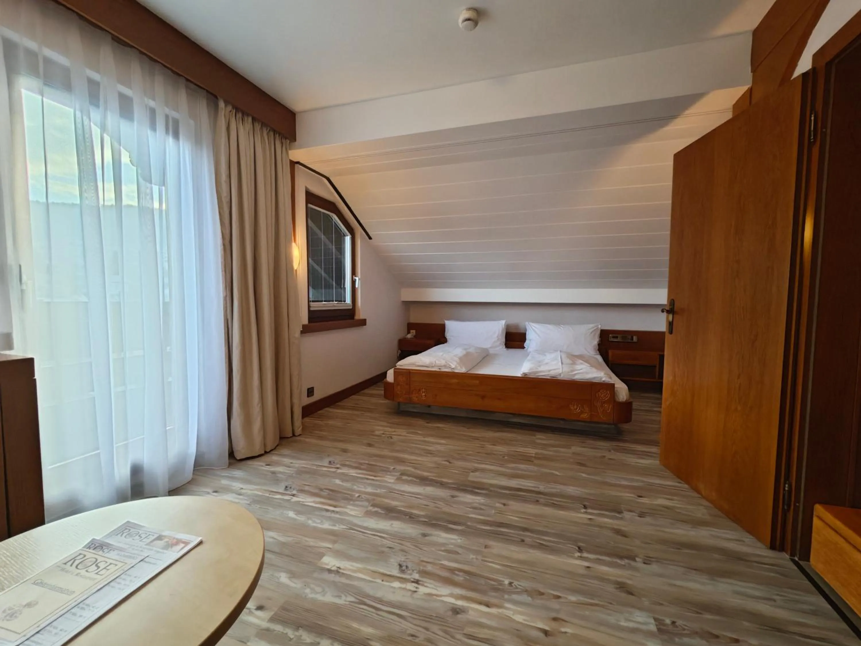 Photo of the whole room, Bed in Hotel Rose