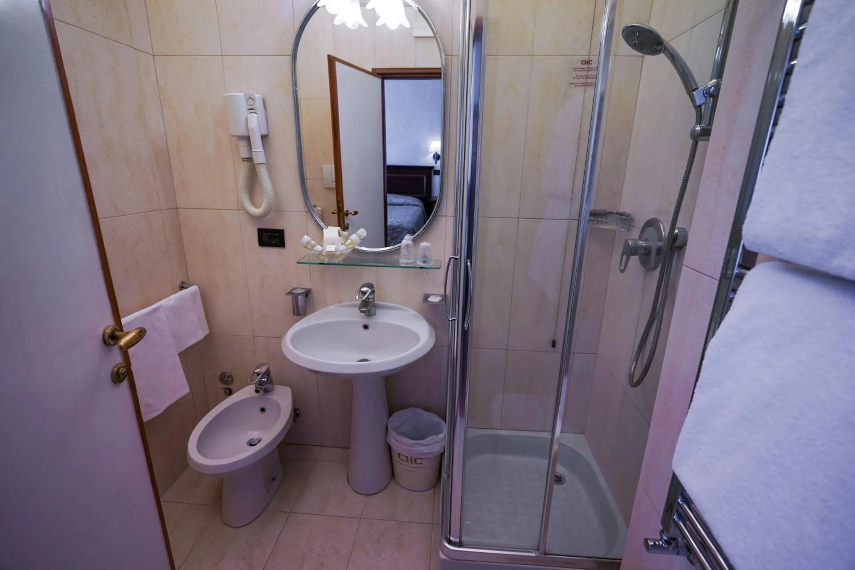 Shower in Hotel Carlton Capri