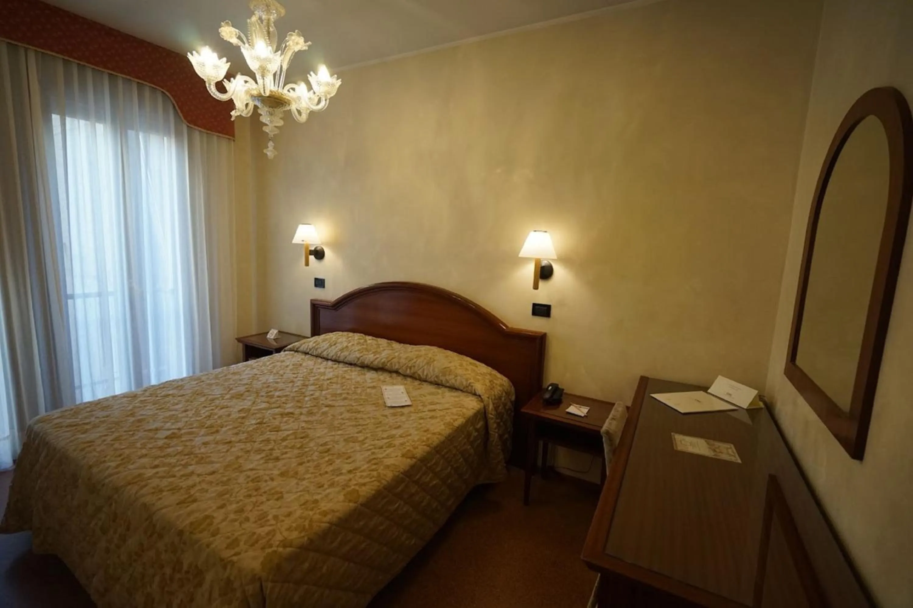 Bedroom, Bed in Hotel Carlton Capri