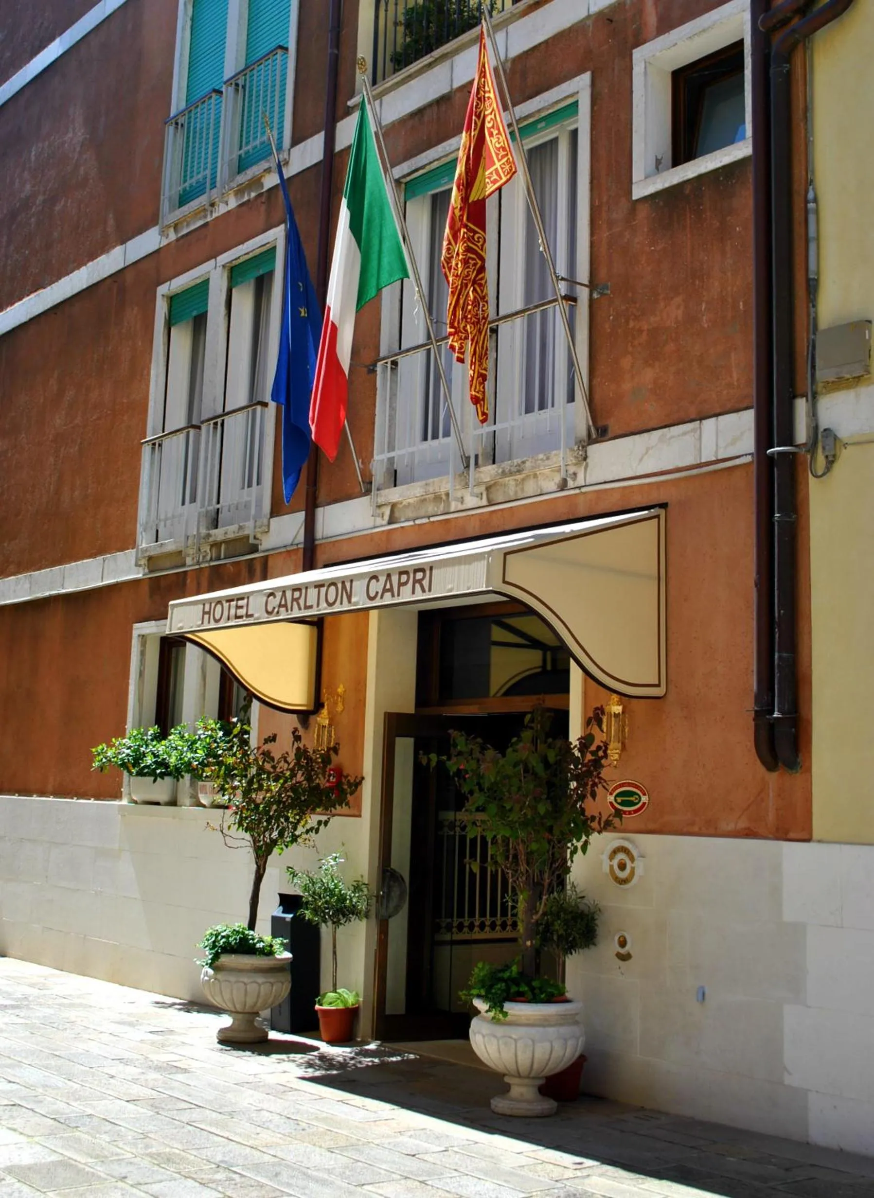 Facade/entrance in Hotel Carlton Capri