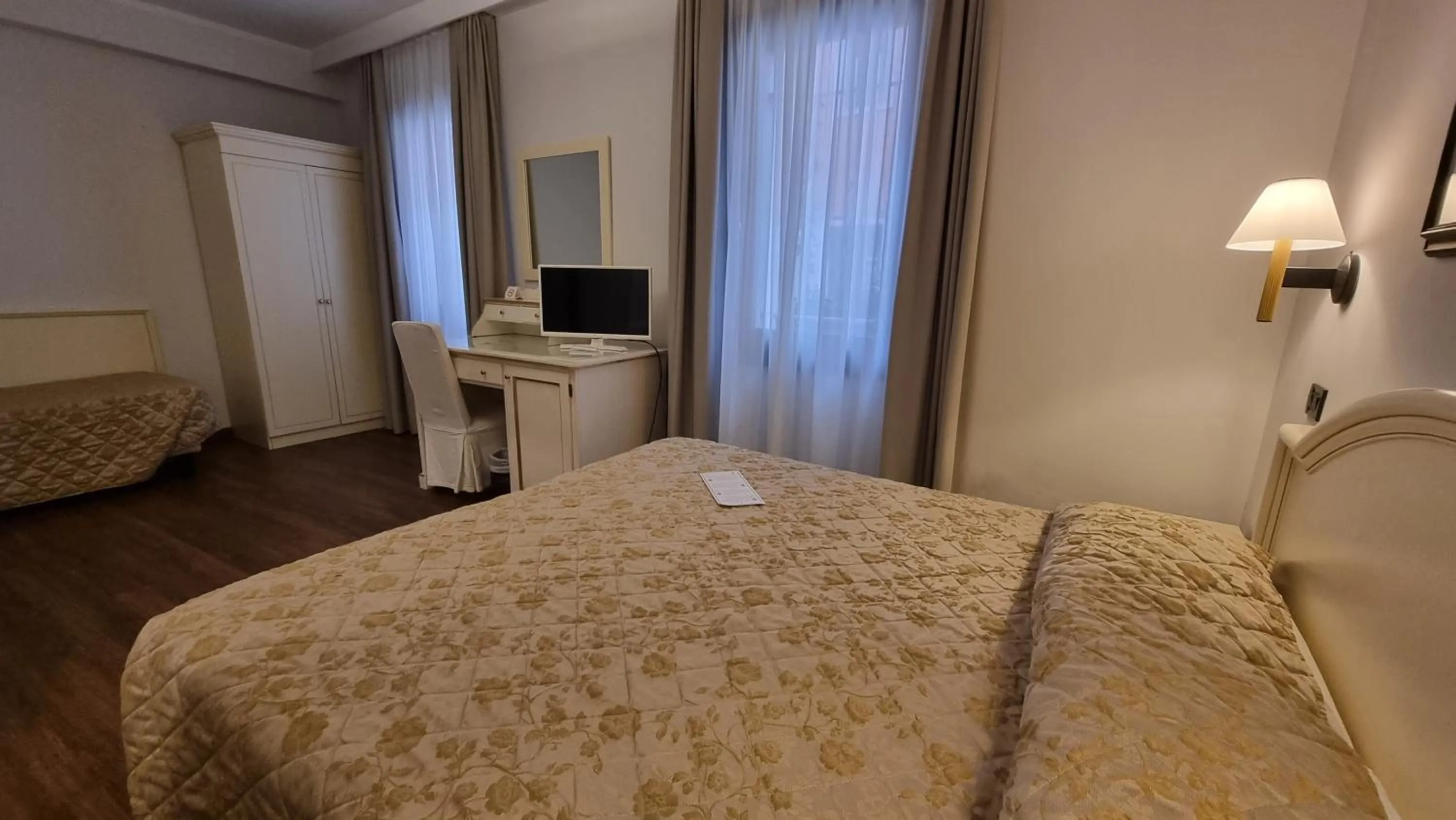 Bedroom, Bed in Hotel Carlton Capri