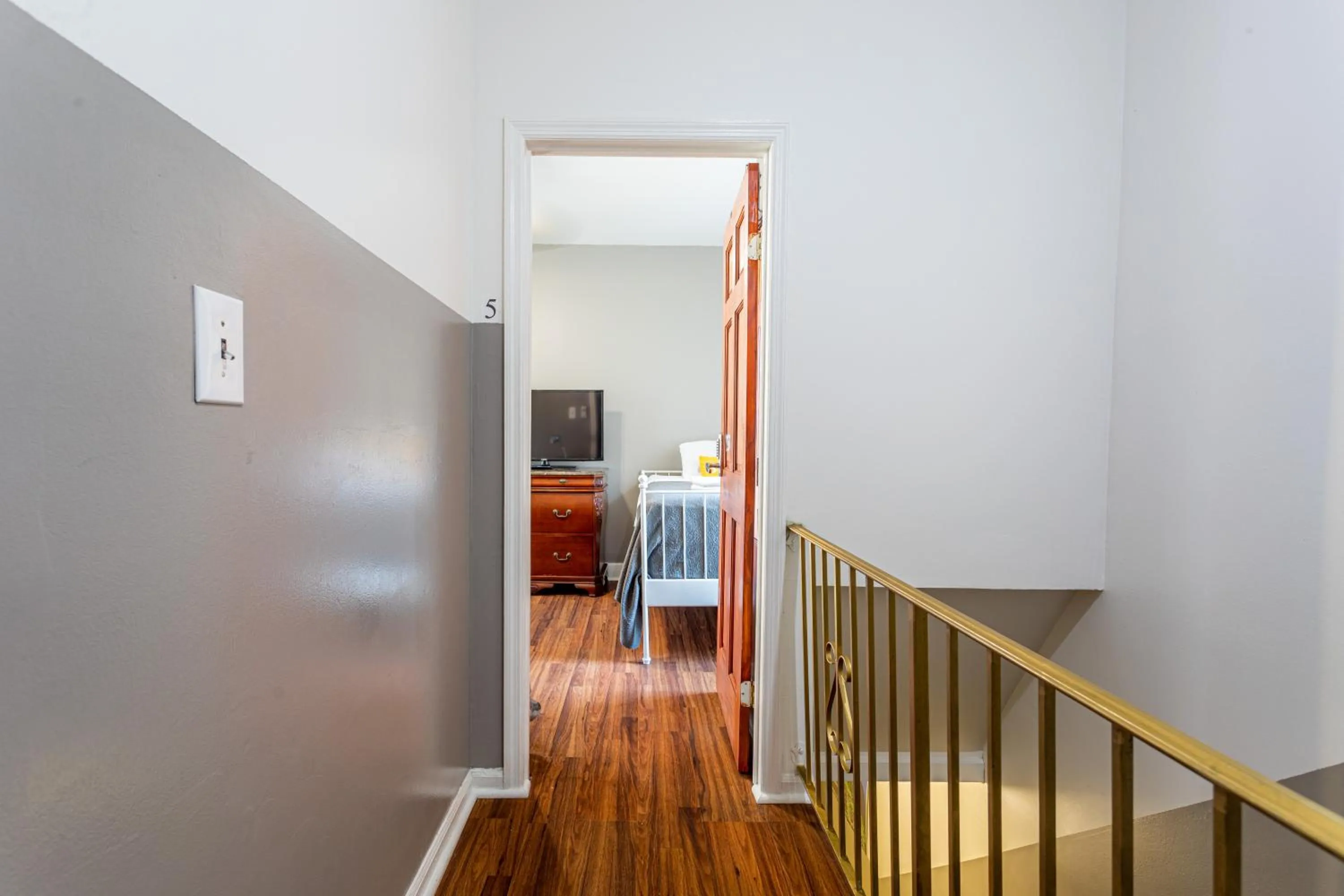 Property building in Best Room To Visit NYC-Subway Access