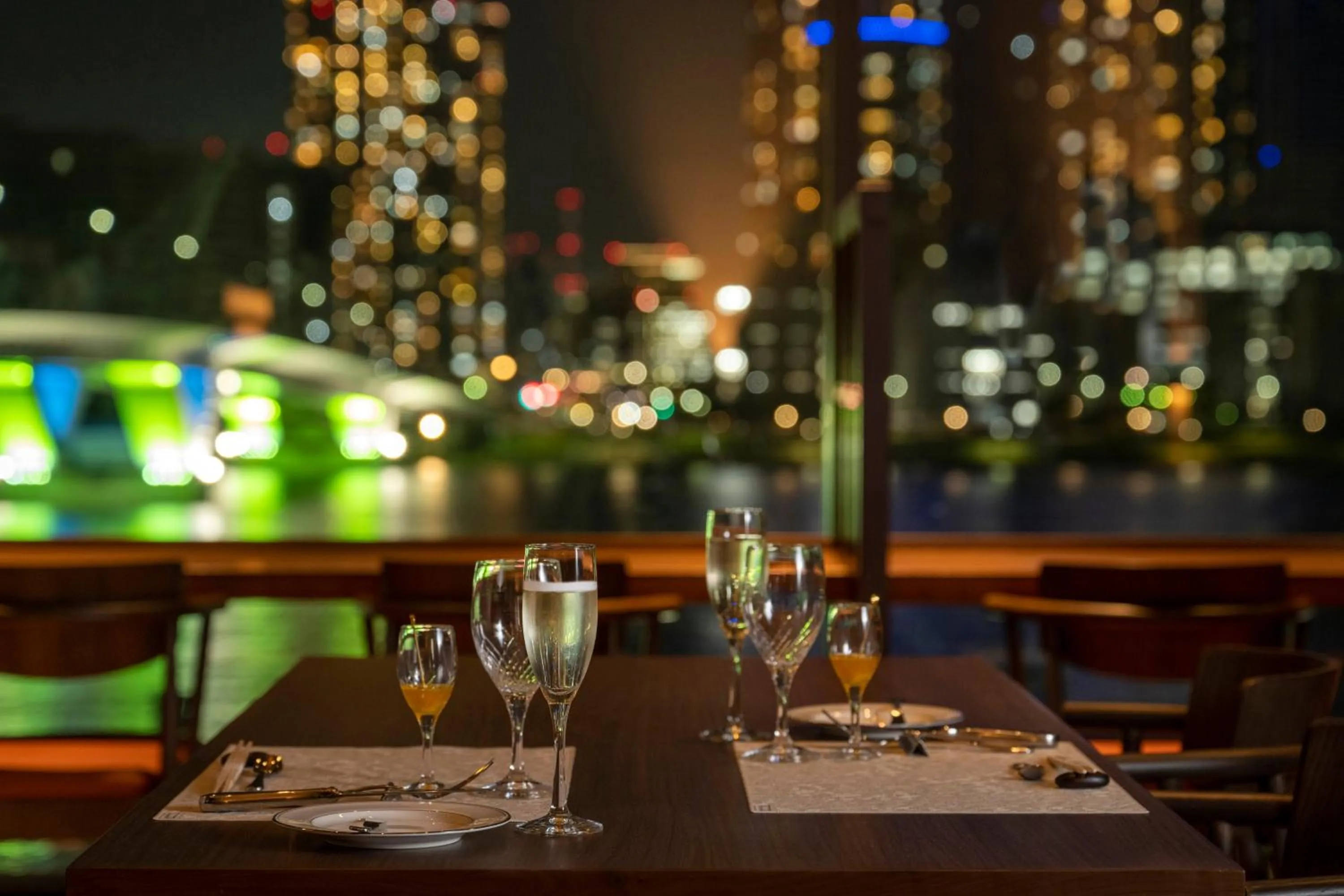 Restaurant/places to eat in La Vista Tokyo Bay