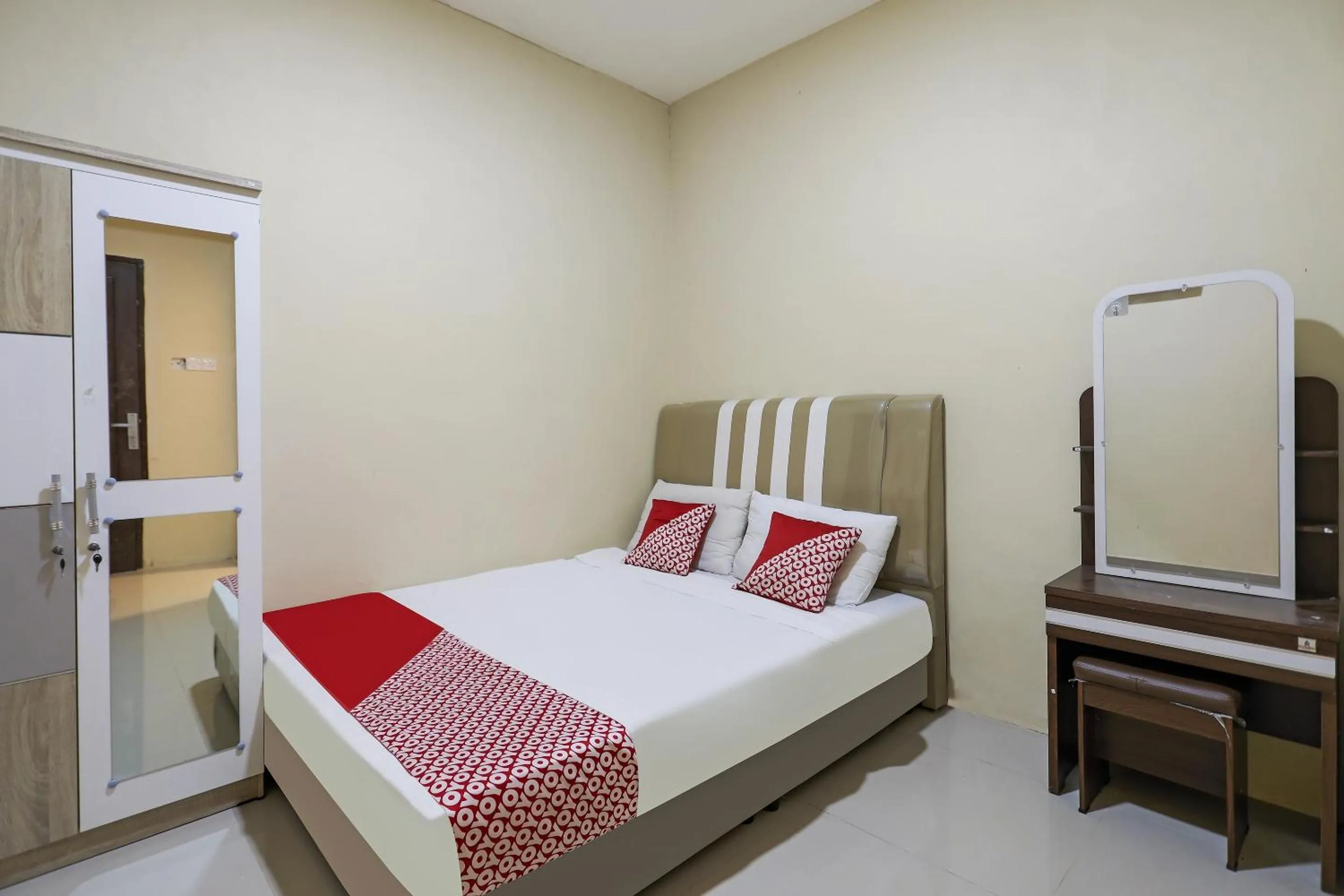 Bedroom, Bed in Hotel O X2 Homestay