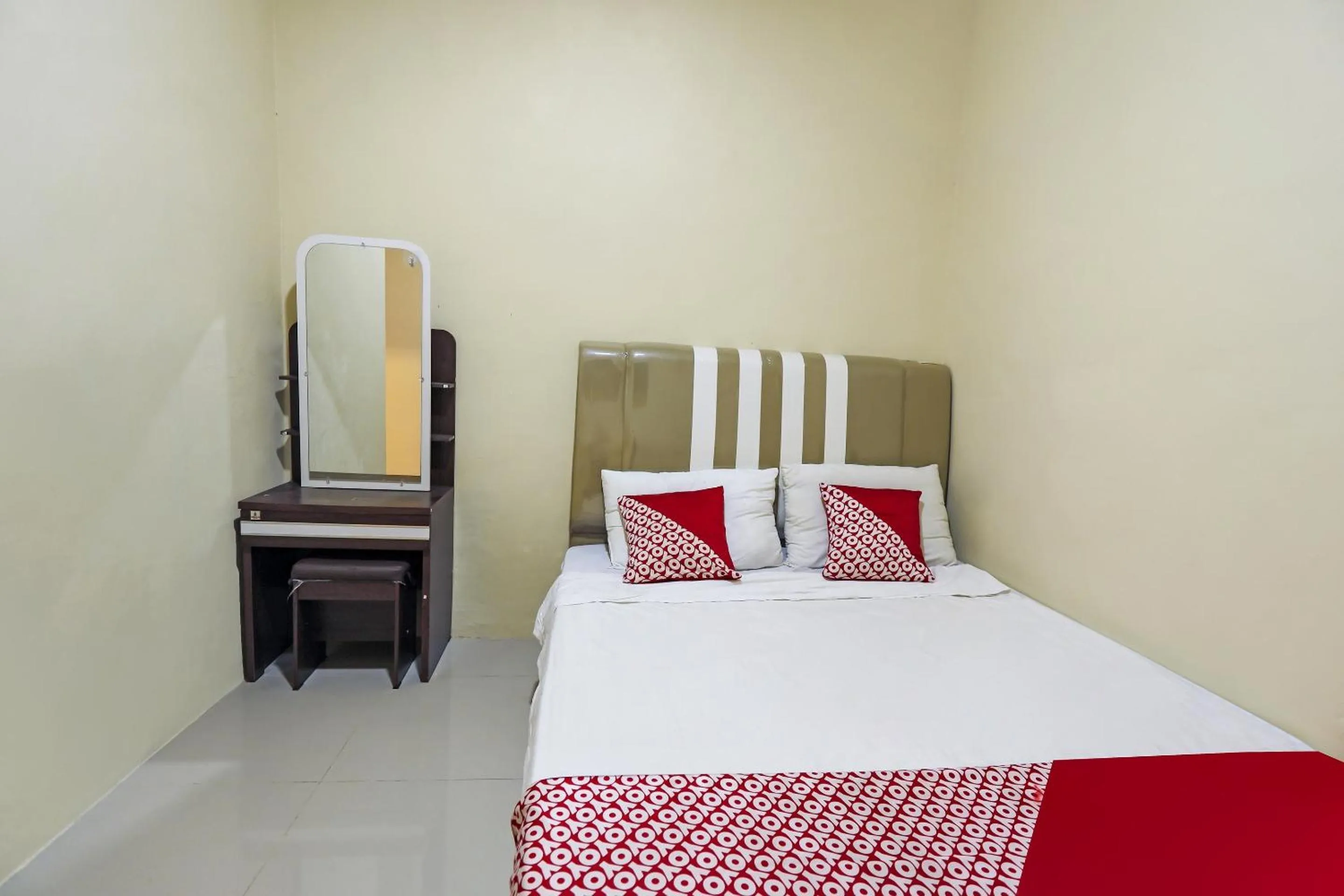 Bedroom, Bed in Hotel O X2 Homestay